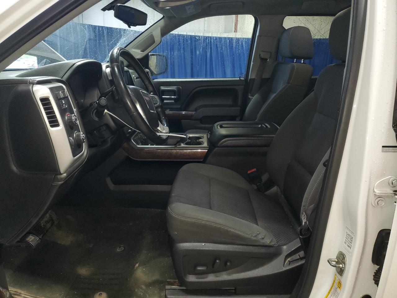 2015 Gmc Sierra K1500 Sle Белый vin: 1GTV2UEC8FZ213440 Damage: Left Front Seat Cushion, Torn, 1 To 2 Inches