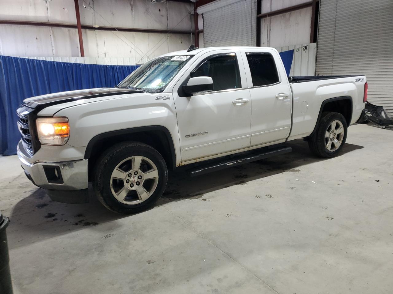 2015 Gmc Sierra K1500 Sle Белый vin: 1GTV2UEC8FZ213440 Damage: Left Rocker Panel, Rust, 2 To 3 Inches