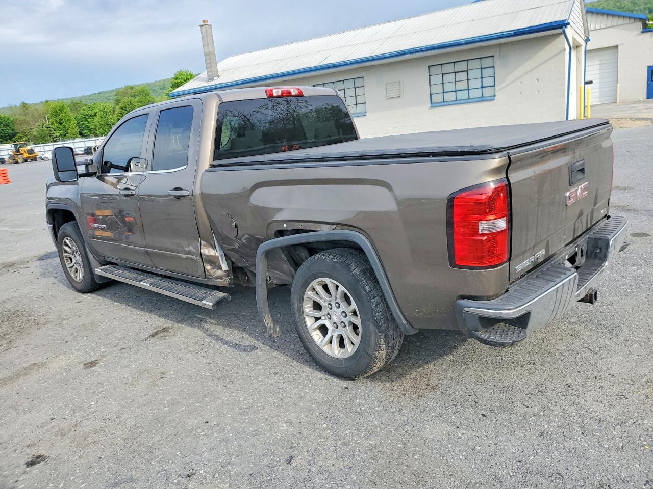 2015 Gmc Sierra K1500 Sle Green vin: 1GTV2UEH5FZ154472