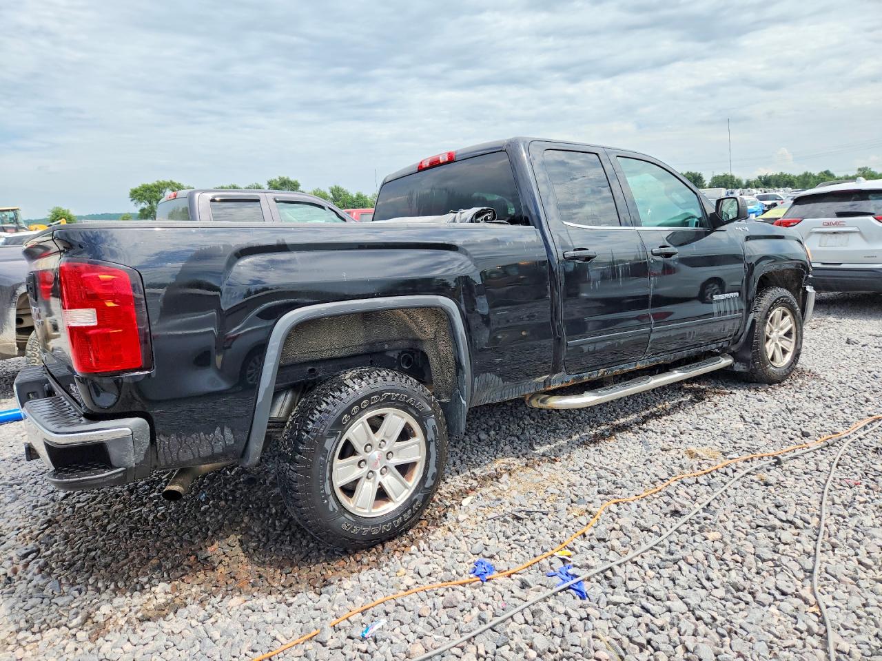 2015 Gmc Sierra K1500 Sle Black vin: 1GTV2UEH9FZ440776