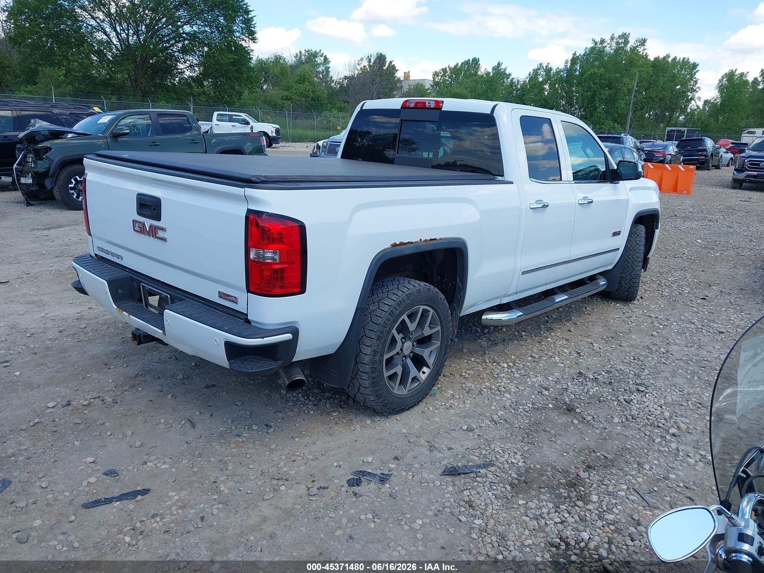 2015 Gmc Sierra 1500 Slt White vin: 1GTV2VEC4FZ167353