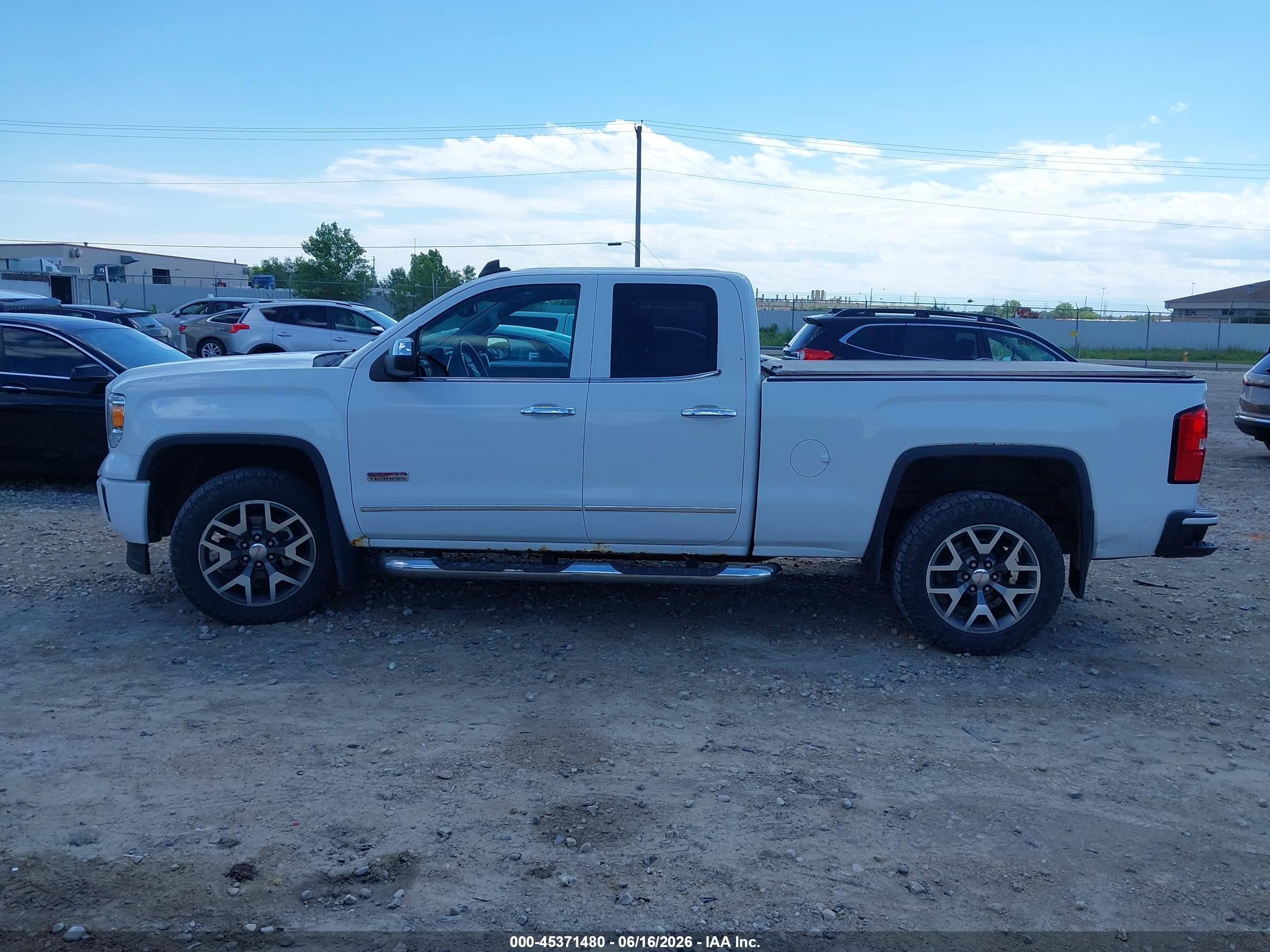 2015 Gmc Sierra 1500 Slt White vin: 1GTV2VEC4FZ167353