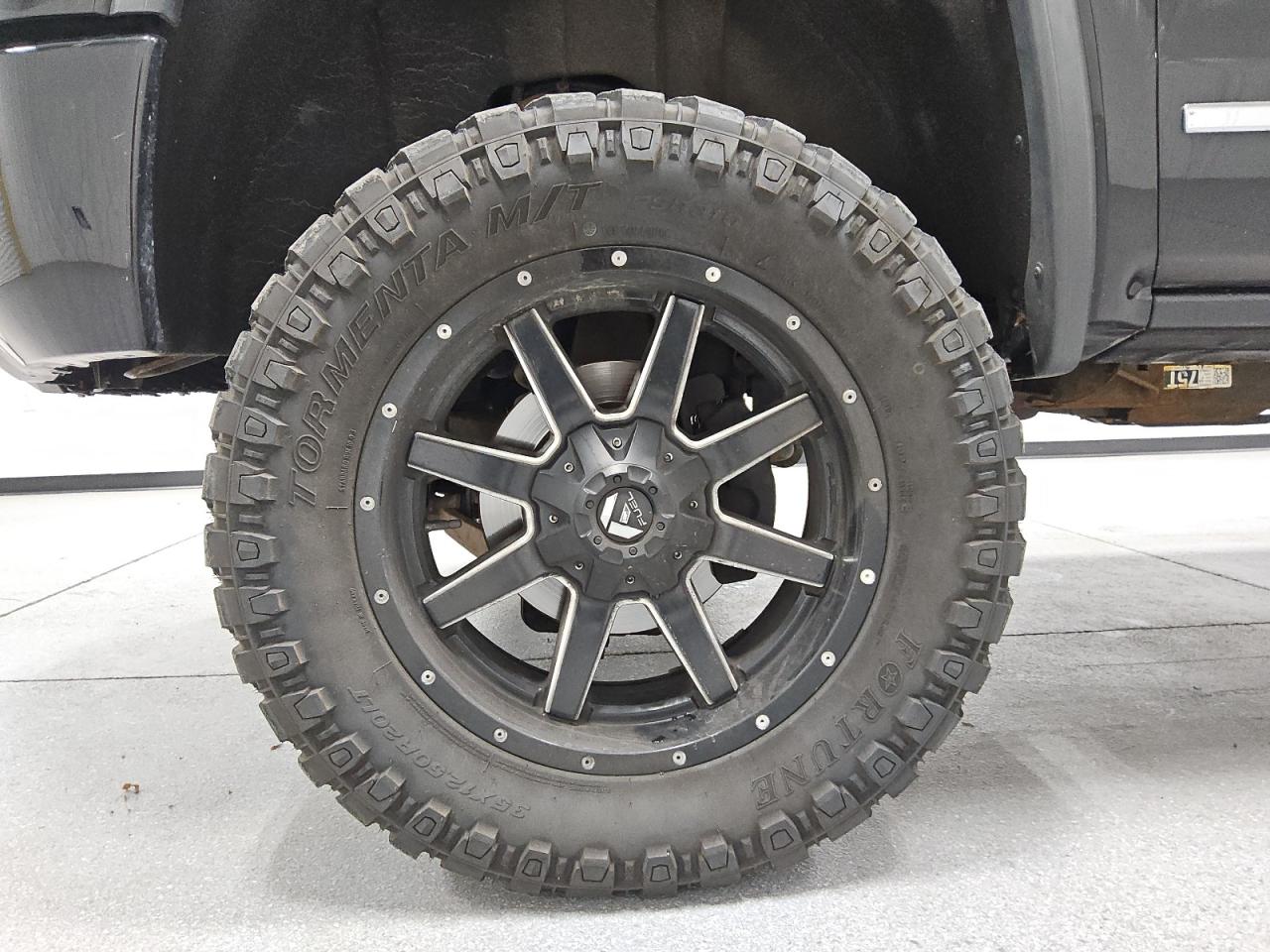 2015 Gmc Sierra K1500 Slt Black vin: 1GTV2VECXFZ399682 Damage: Left Front Wheel, Aftermarket, Acceptable