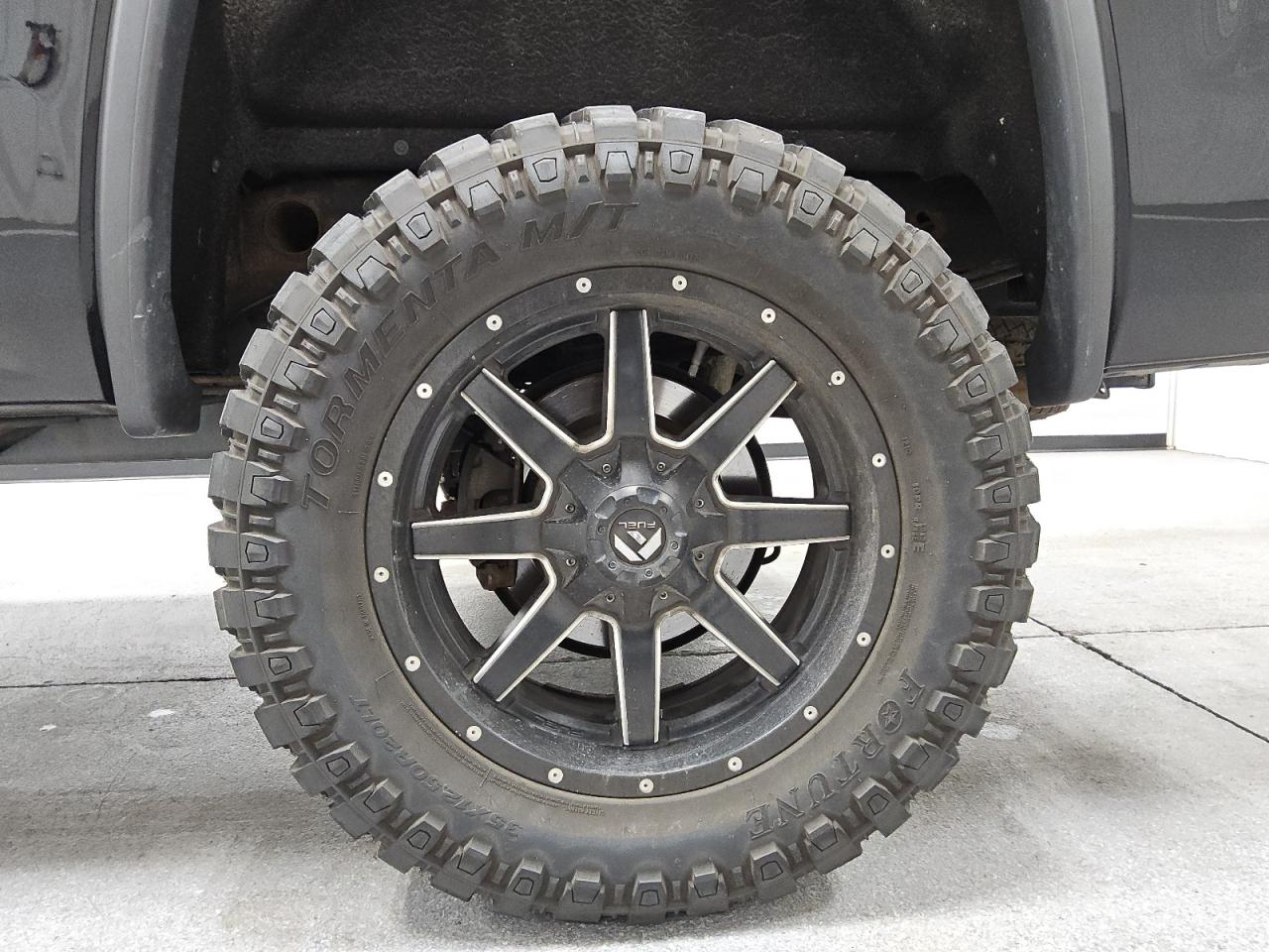 2015 Gmc Sierra K1500 Slt Black vin: 1GTV2VECXFZ399682 Damage: Left Rear Wheel, Aftermarket, Acceptable