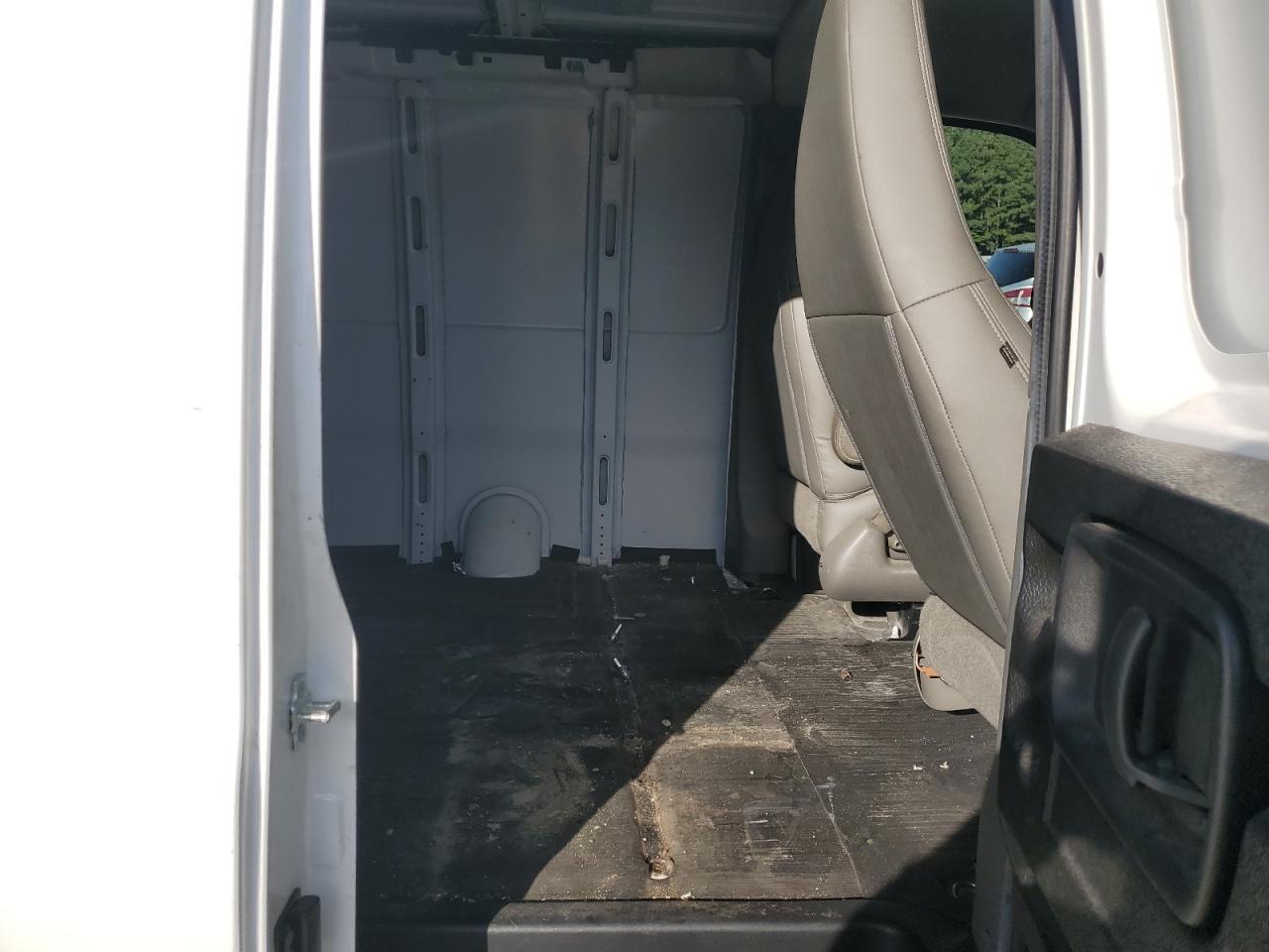 2017 Gmc Savana G2500 White vin: 1GTW7AFF1H1337533