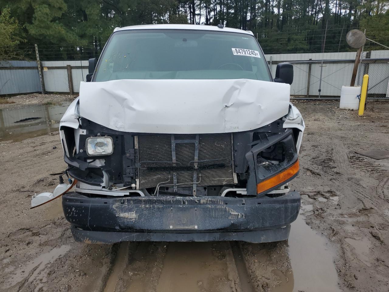 2017 Gmc Savana G2500 White vin: 1GTW7AFF1H1337533