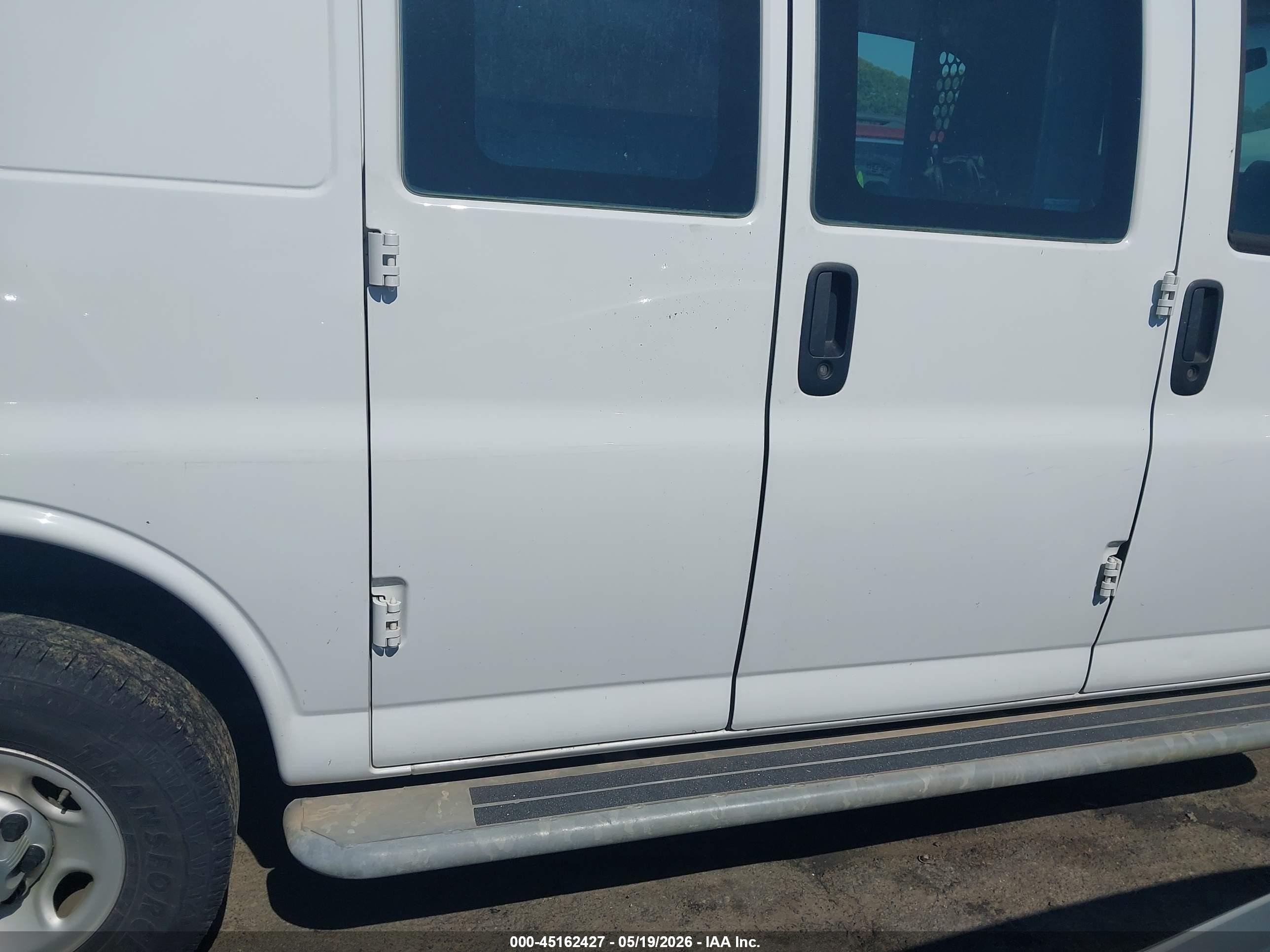 2017 Gmc Savana 2500 Work Van White vin: 1GTW7AFF5H1915147
