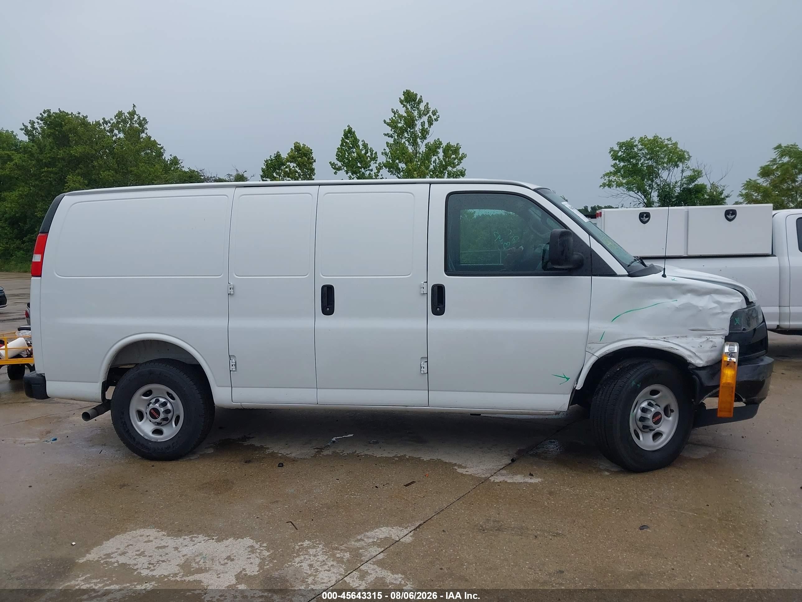 2025 Gmc Savana Cargo Rwd 2500 Regular Wheelbase Work Van White vin: 1GTW7AFP3S1213523