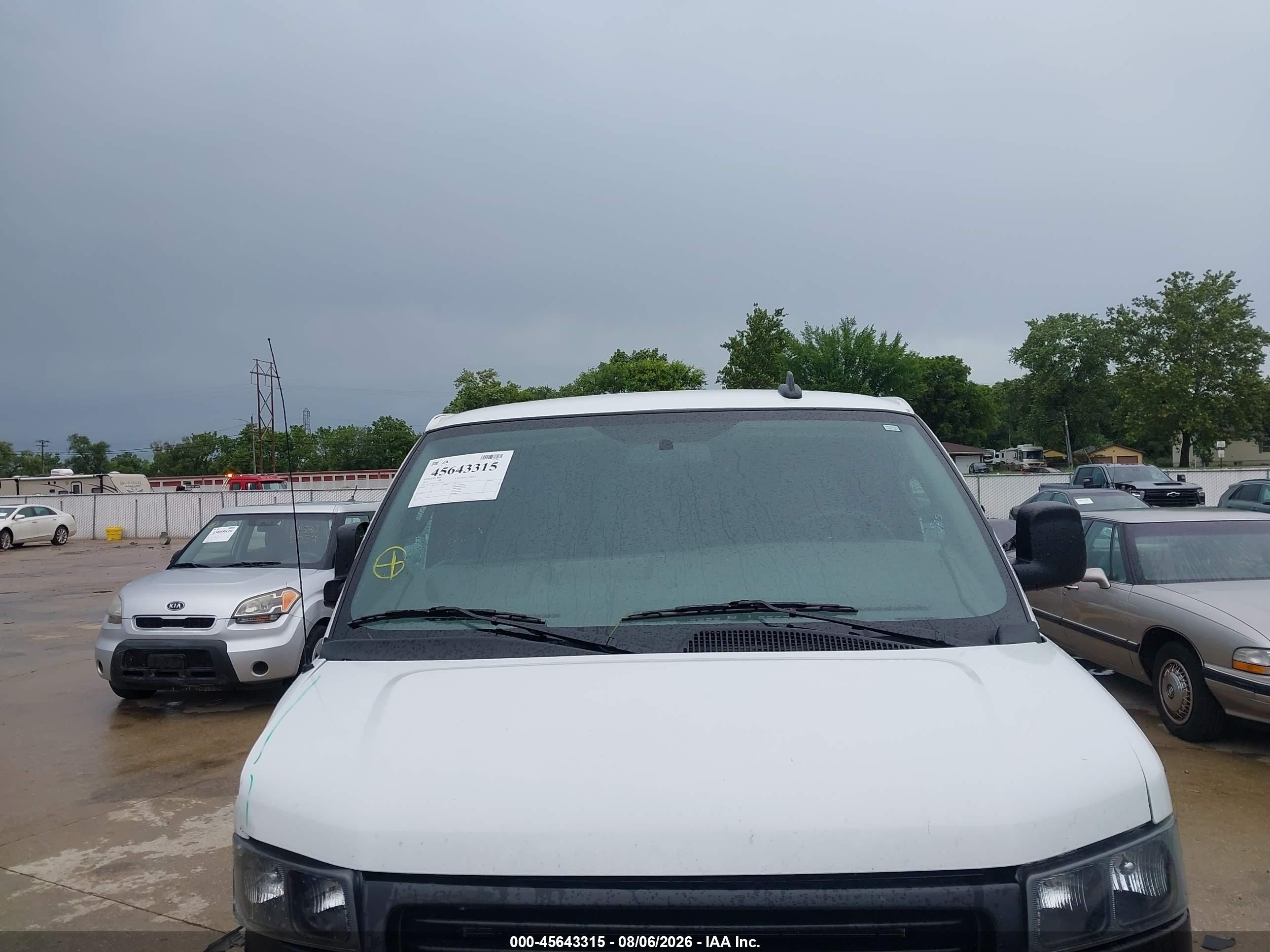 2025 Gmc Savana Cargo Rwd 2500 Regular Wheelbase Work Van White vin: 1GTW7AFP3S1213523