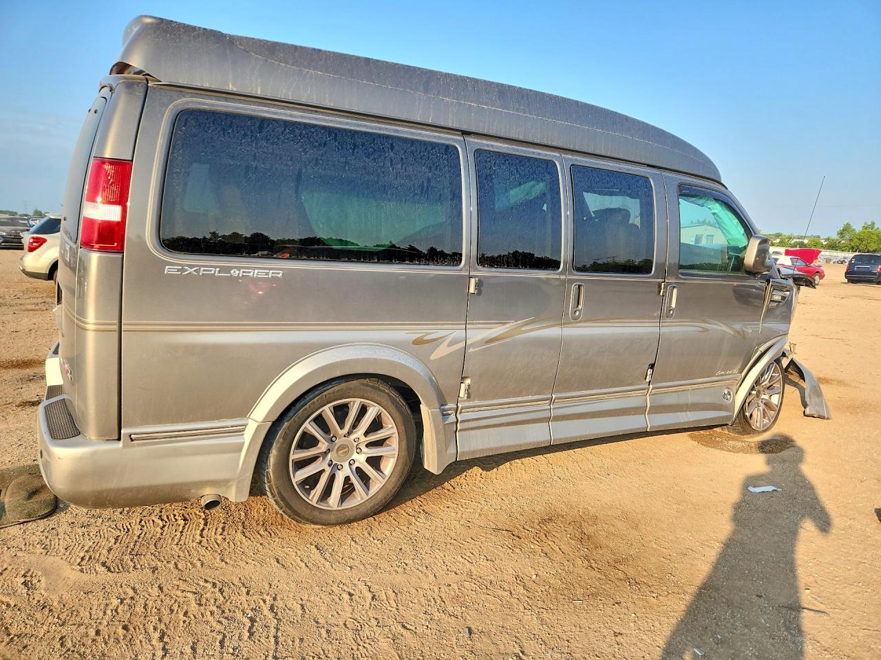 2021 Gmc Savana G2500 Tan vin: 1GTW7AFP8M1250280