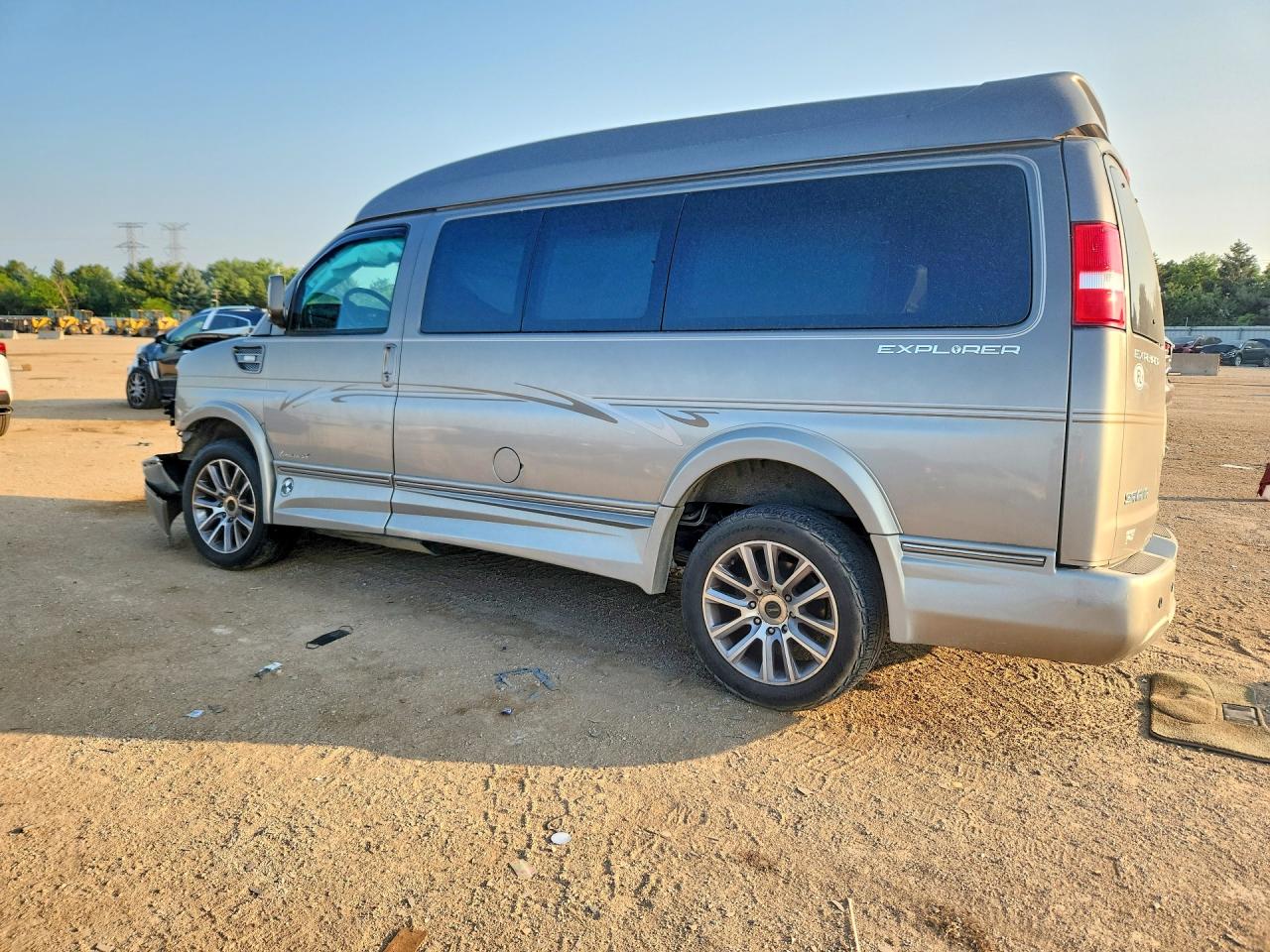 2021 Gmc Savana G2500 Tan vin: 1GTW7AFP8M1250280