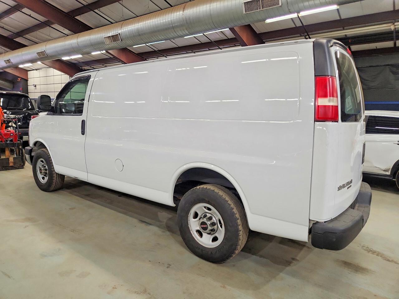 2014 Gmc Savana G2500 Белый vin: 1GTW7FCA2E1132613