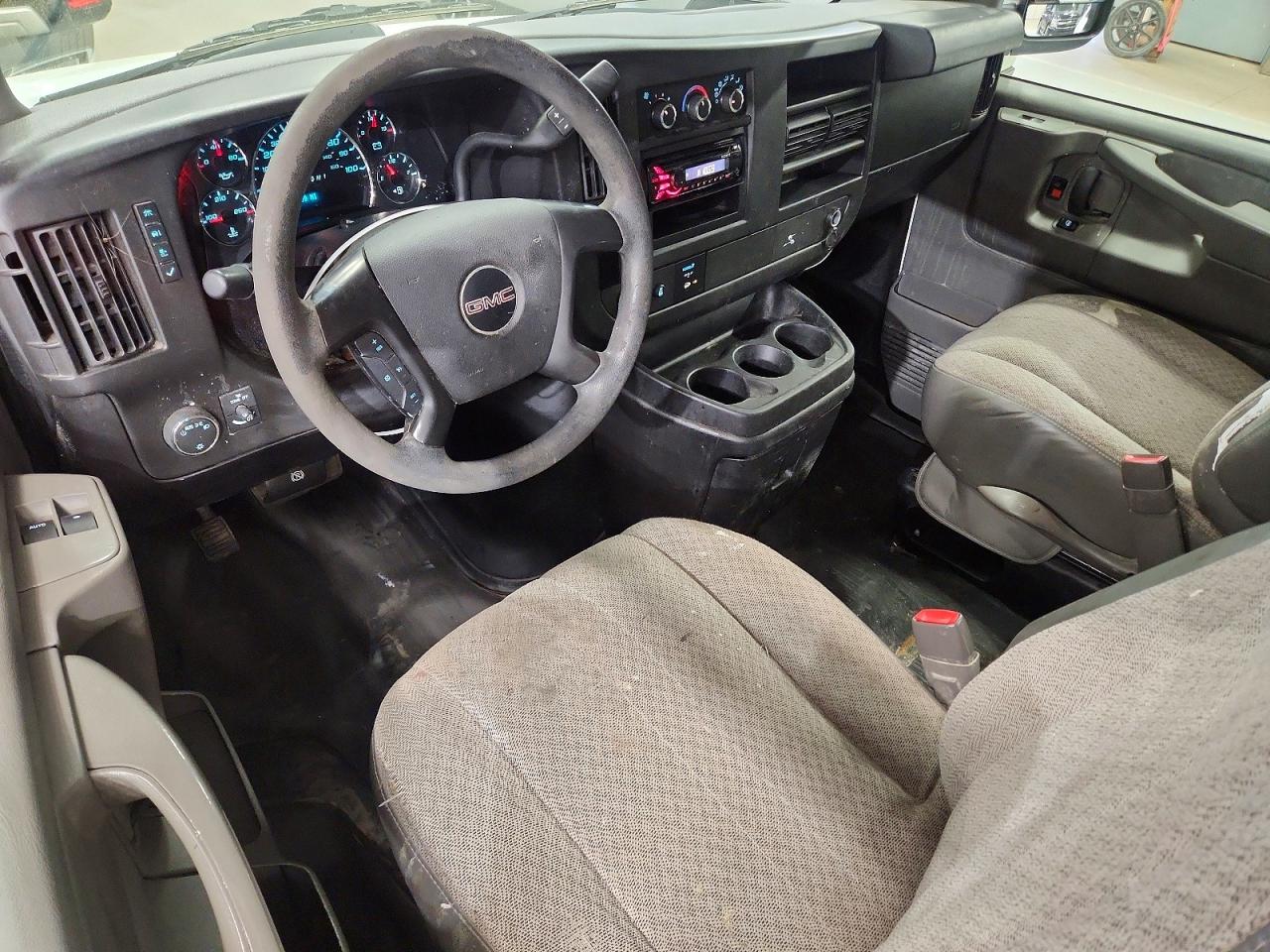 2014 Gmc Savana G2500 Белый vin: 1GTW7FCA2E1132613