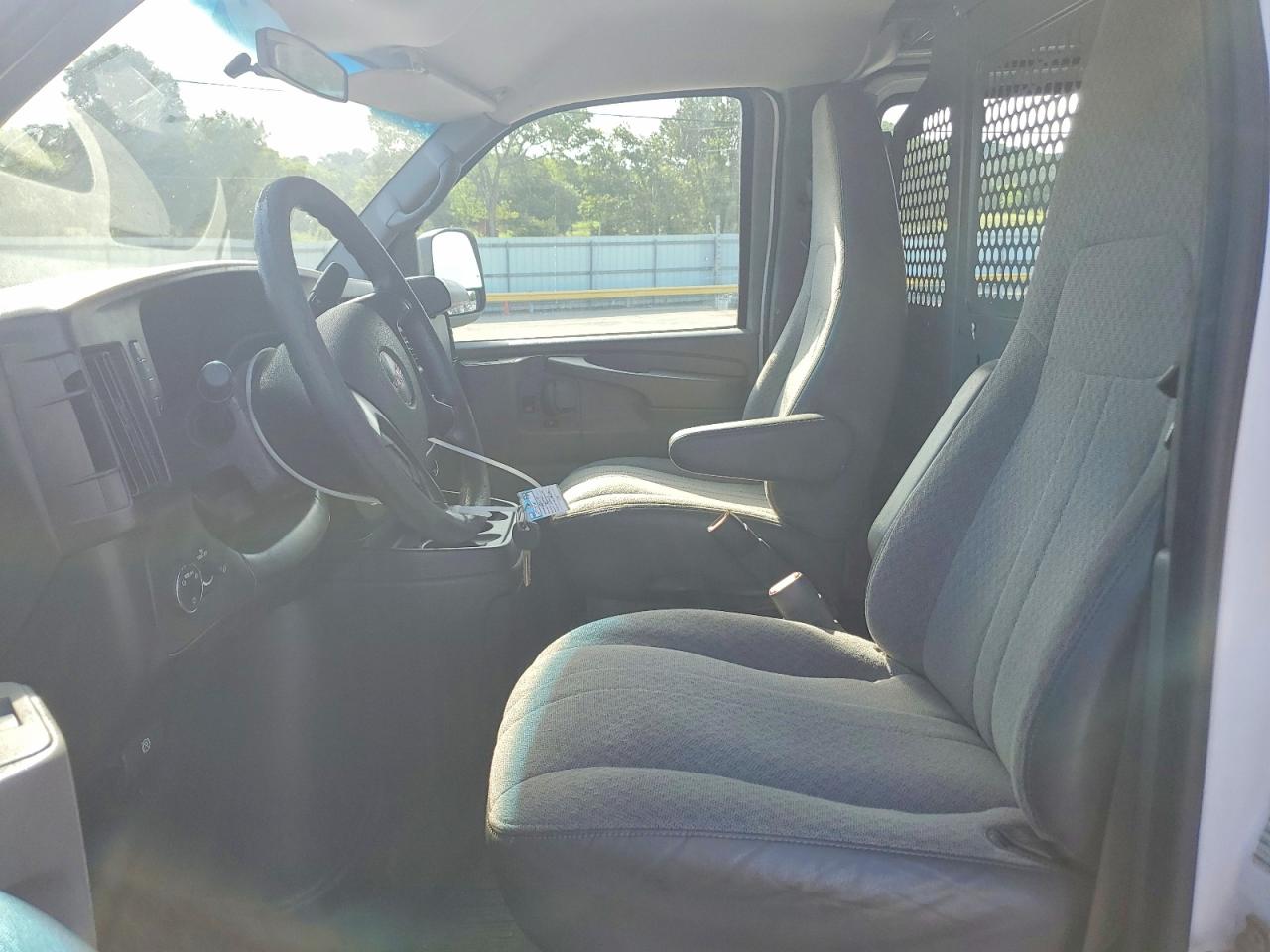 2014 Gmc Savana G2500 White vin: 1GTW7FCA4E1904030