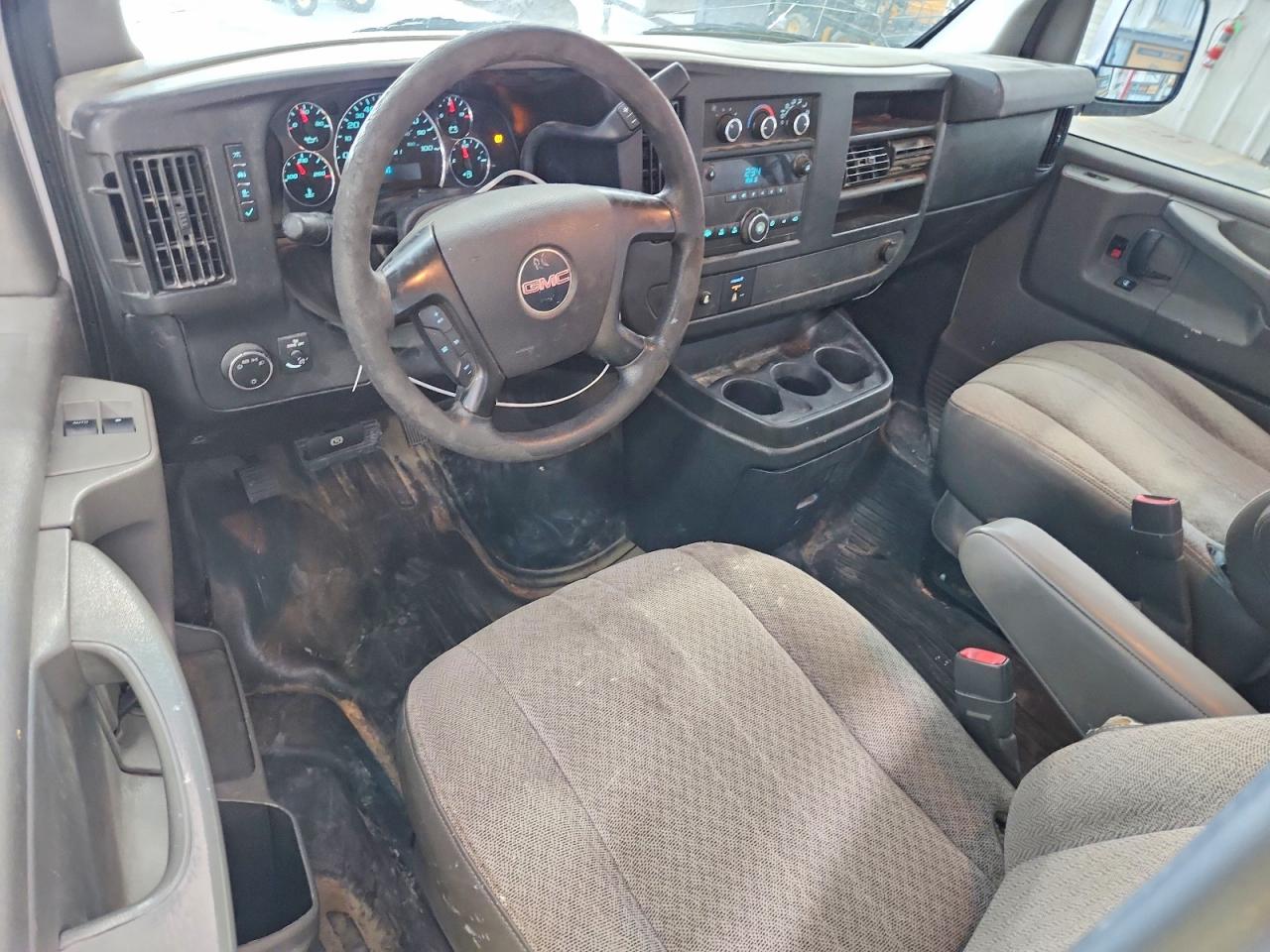 2014 Gmc Savana G2500 Белый vin: 1GTW7FCA4E1913679