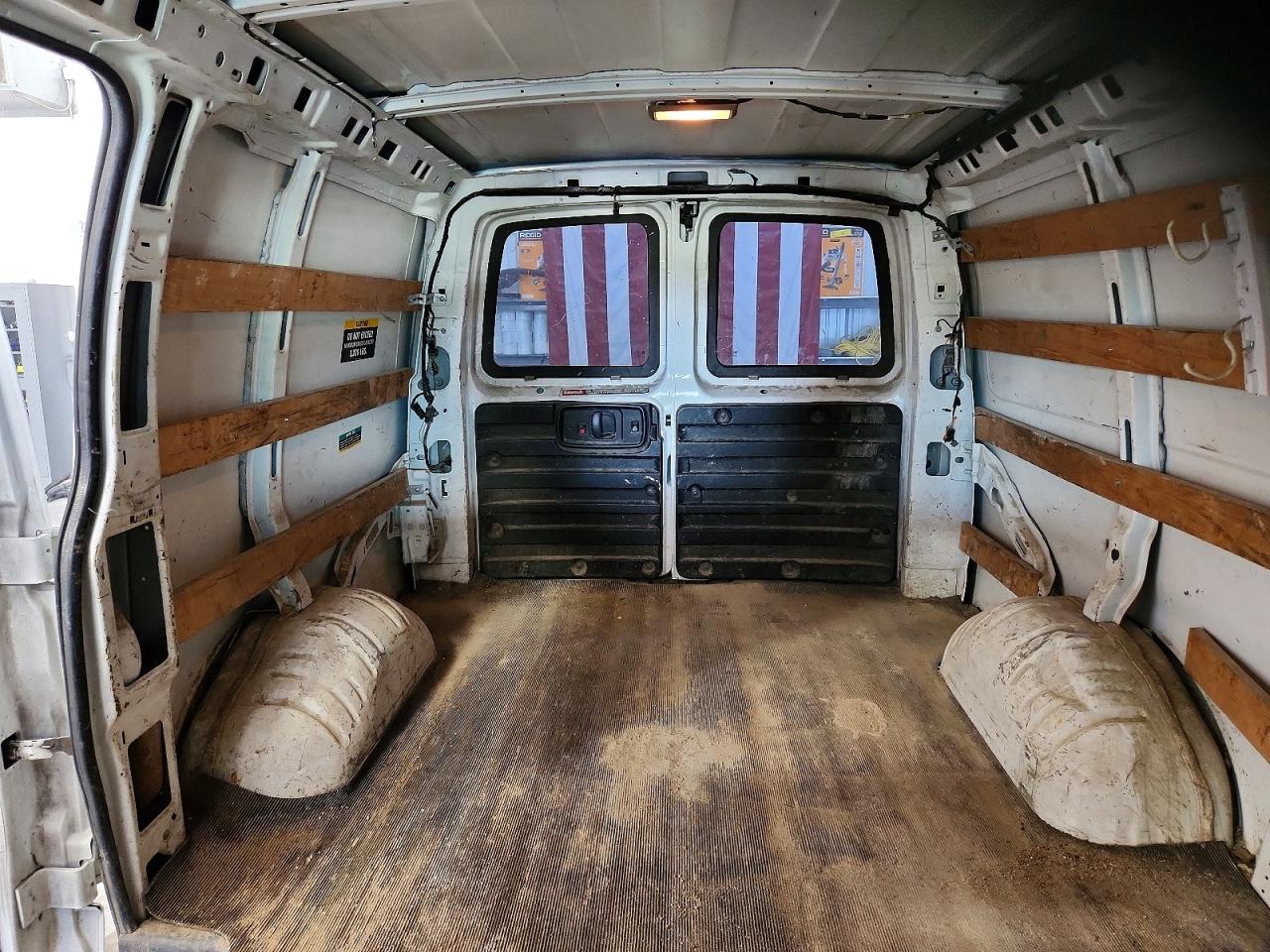2014 Gmc Savana G2500 Белый vin: 1GTW7FCA4E1913679