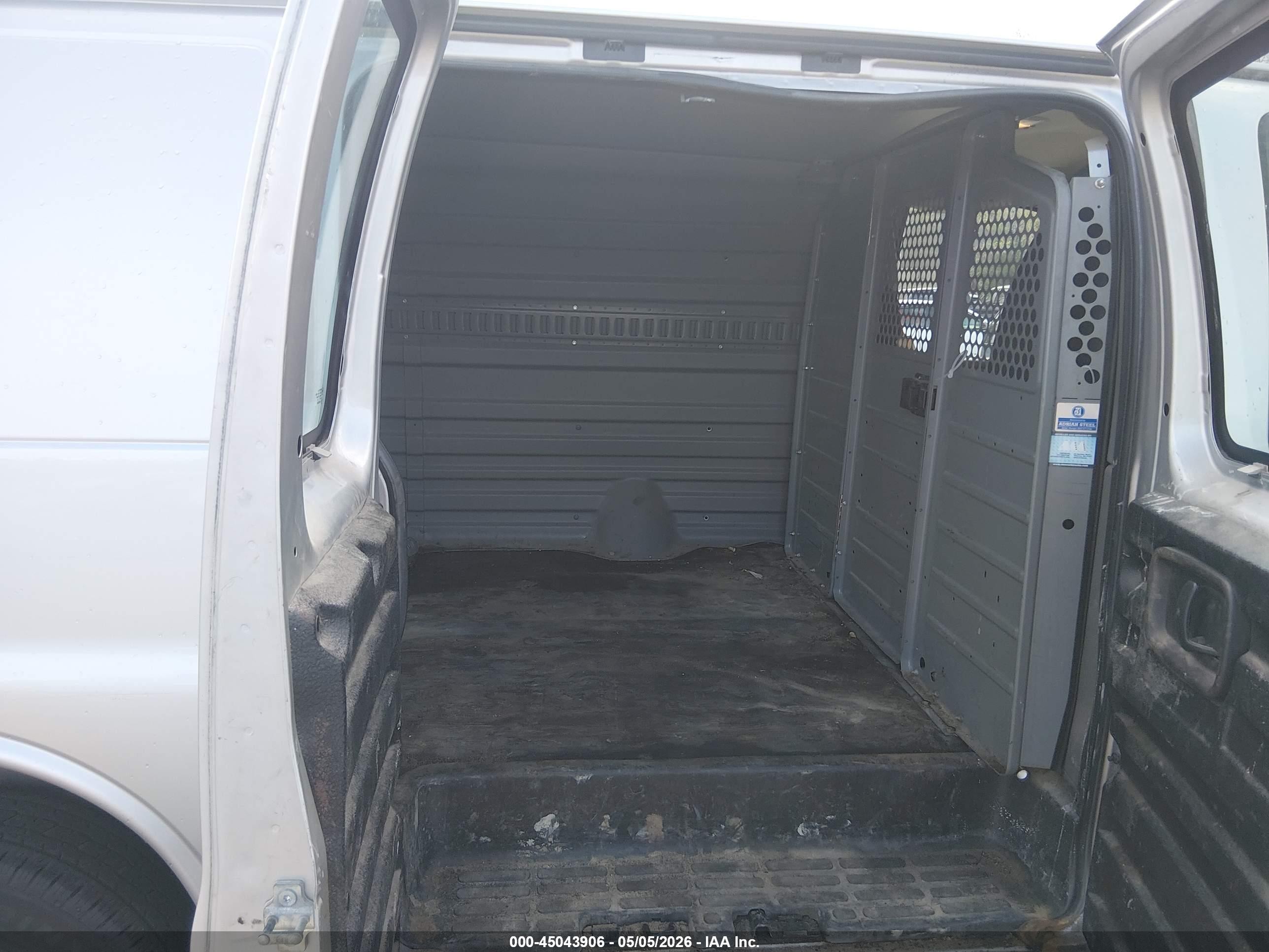 2011 Gmc Savana 2500 Work Van Silver vin: 1GTW7FCA5B1185172