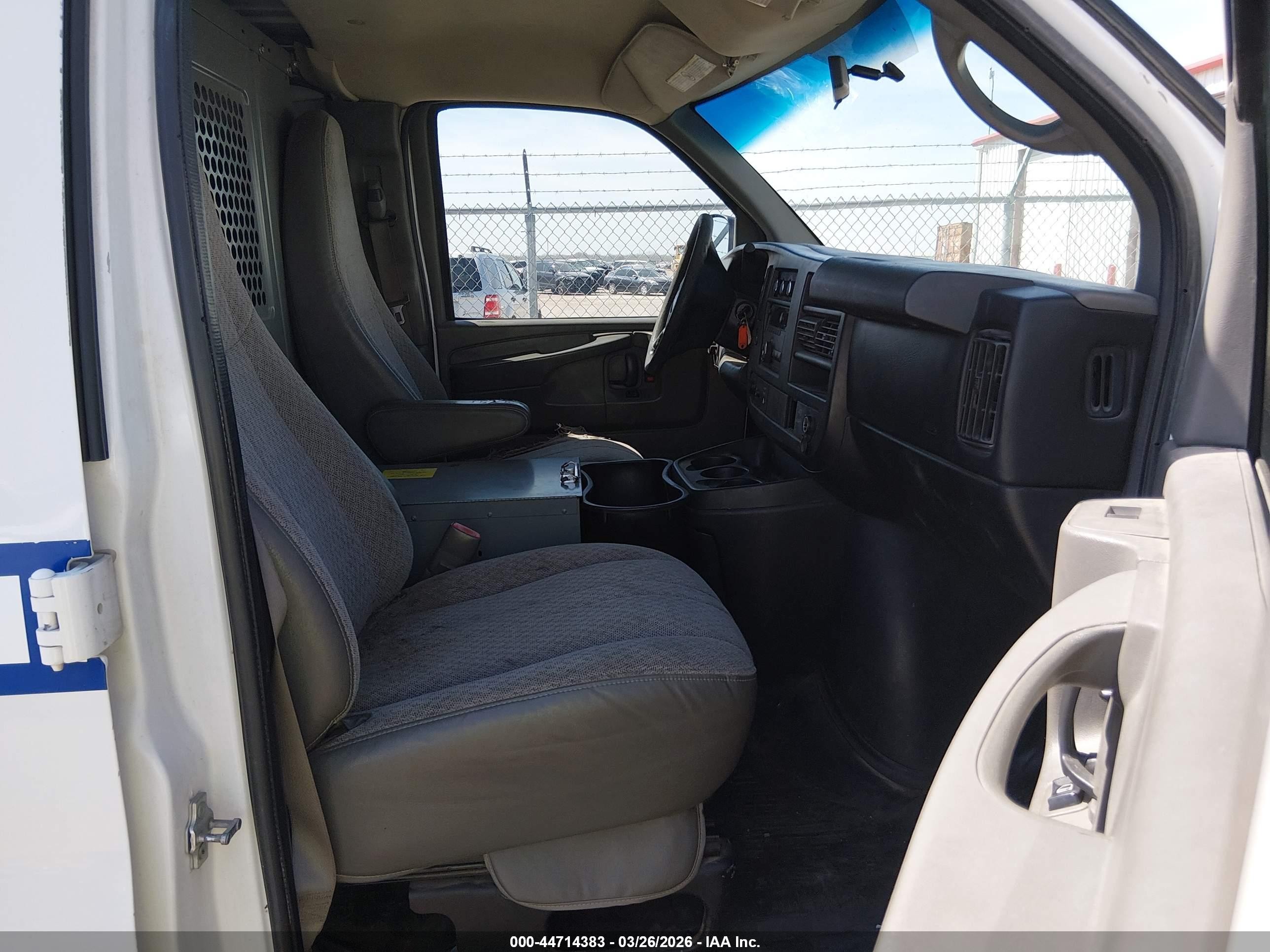2014 Gmc Savana 2500 Work Van White vin: 1GTW7FCA8E1915600