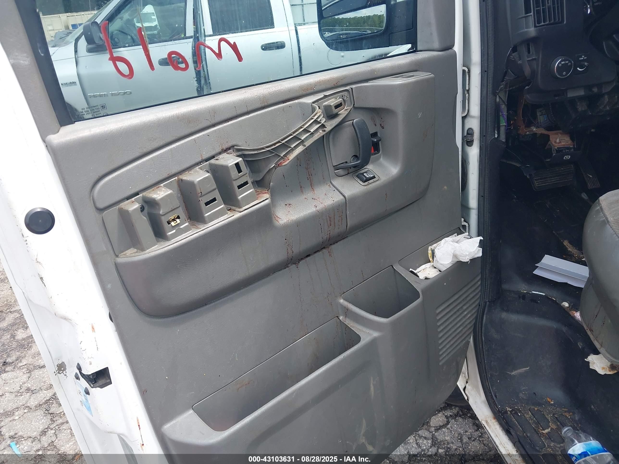 2015 Gmc Savana 2500 Work Van Белый vin: 1GTW7FCF0F1903180
