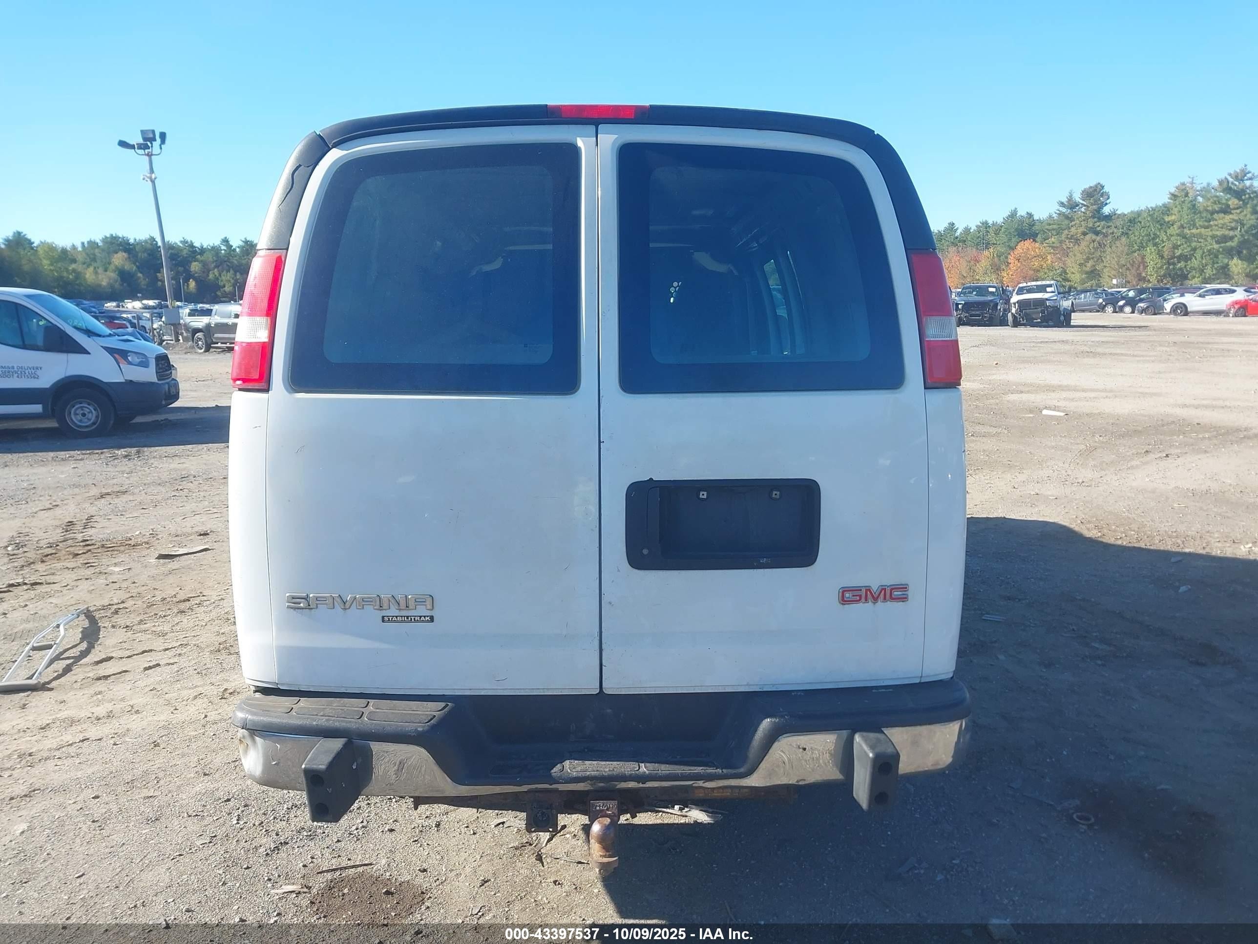 2015 Gmc Savana 2500 Work Van Белый vin: 1GTW7FCF0F1908301
