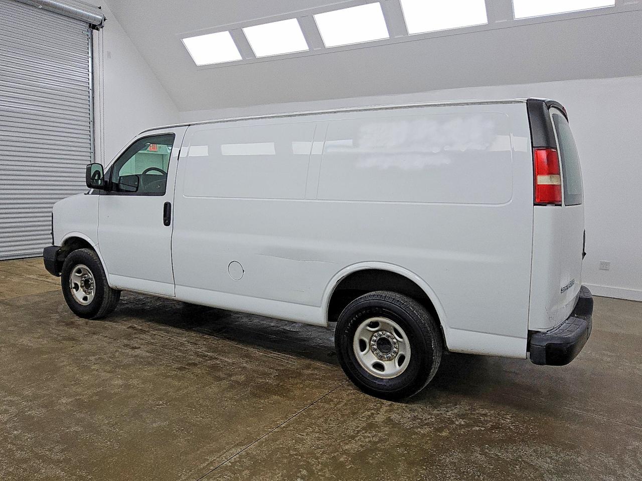 2015 Gmc Savana G2500 White vin: 1GTW7FCF1F1267871