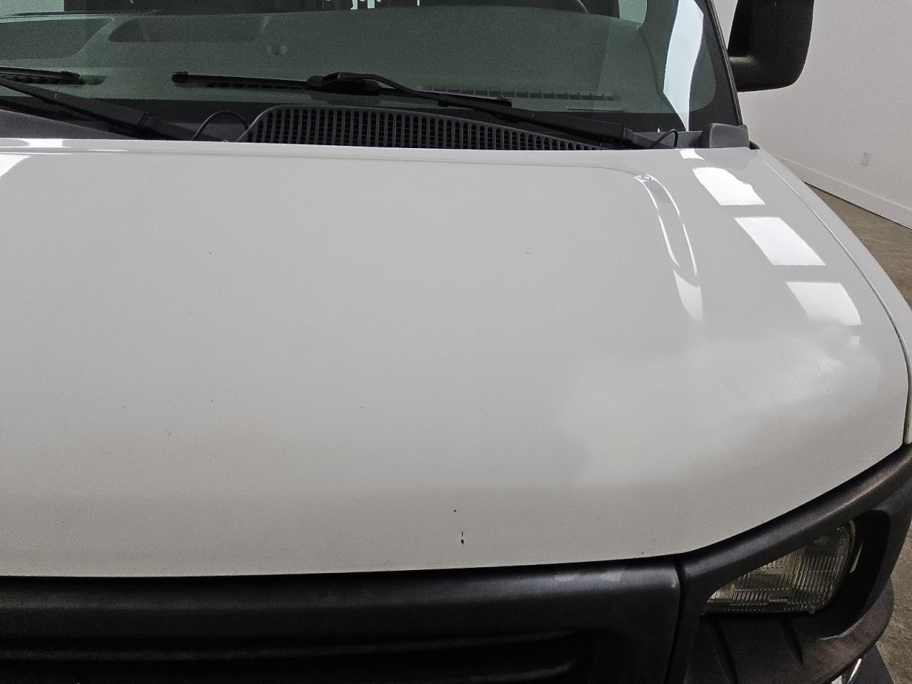 2015 Gmc Savana G2500 White vin: 1GTW7FCF1F1267871 Damage: Hood, Dent(S) W/ Paint Dmg, > 12 Inches