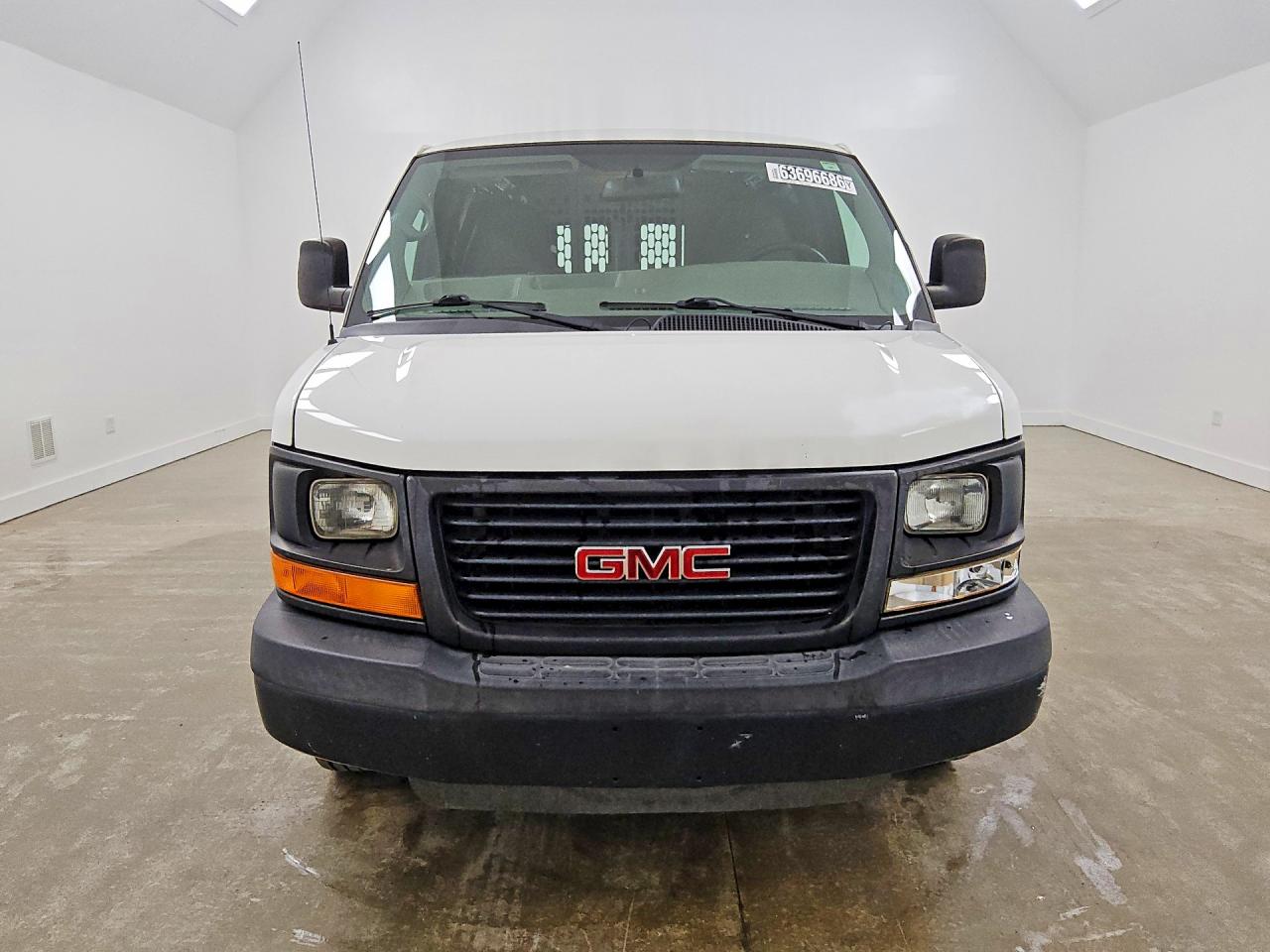 2015 Gmc Savana G2500 White vin: 1GTW7FCF1F1267871