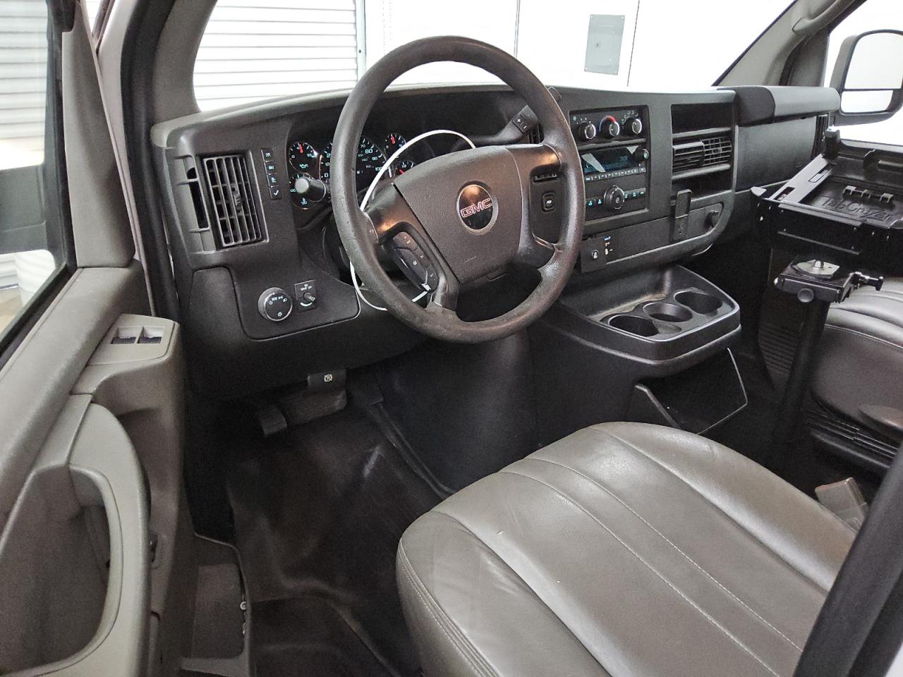 2015 Gmc Savana G2500 White vin: 1GTW7FCF1F1267871 Damage: Steering Wheel, Worn, Replacement Required