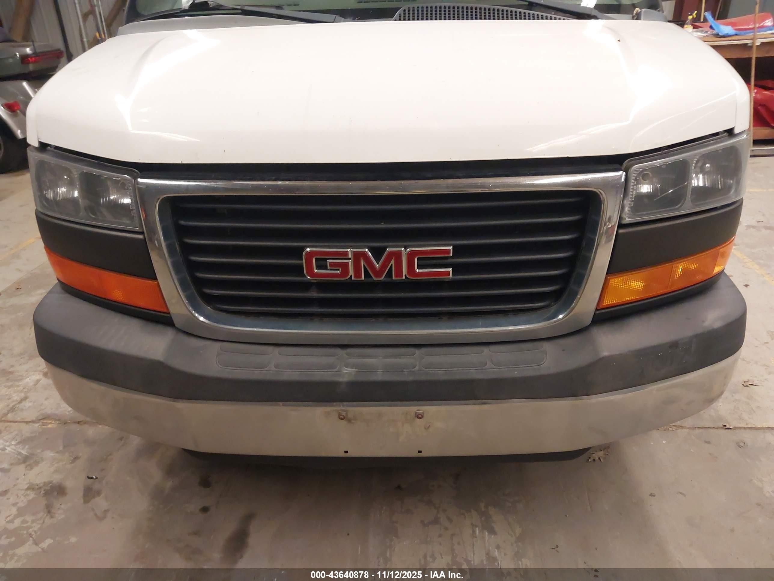 2015 Gmc Savana 2500 Work Van Белый vin: 1GTW7FCF2F1903228