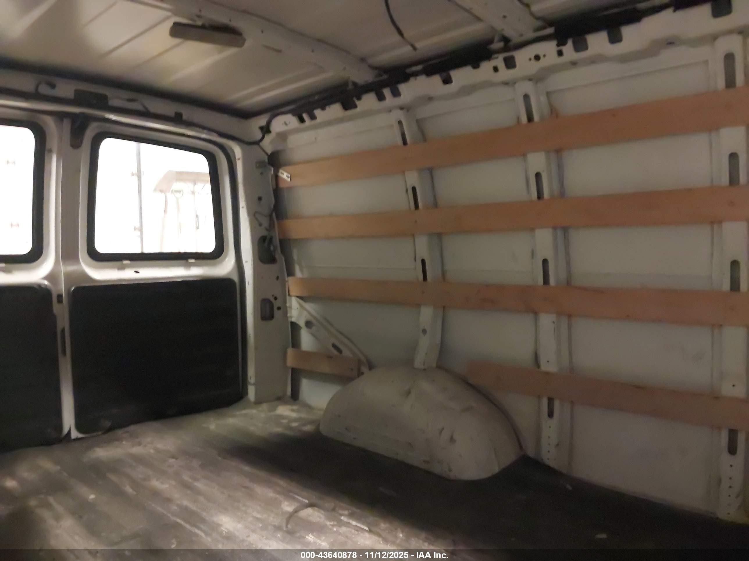2015 Gmc Savana 2500 Work Van Белый vin: 1GTW7FCF2F1903228