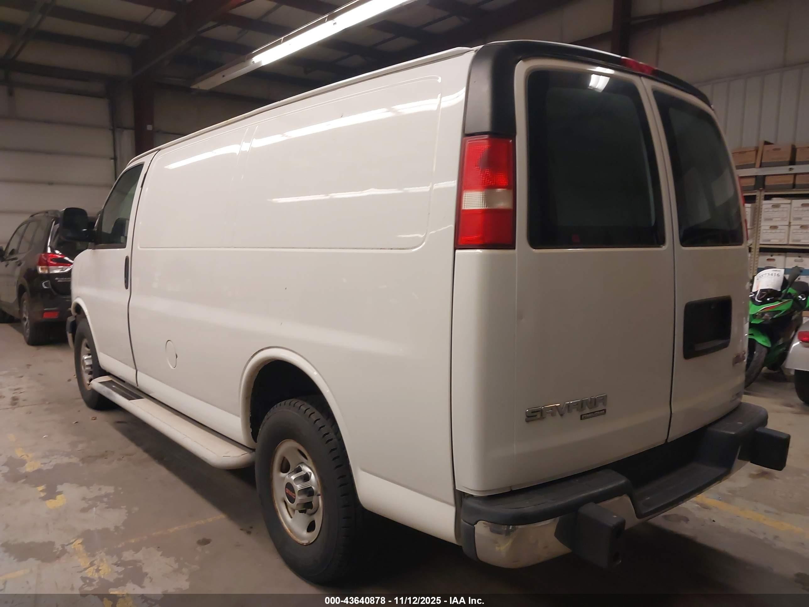 2015 Gmc Savana 2500 Work Van Белый vin: 1GTW7FCF2F1903228