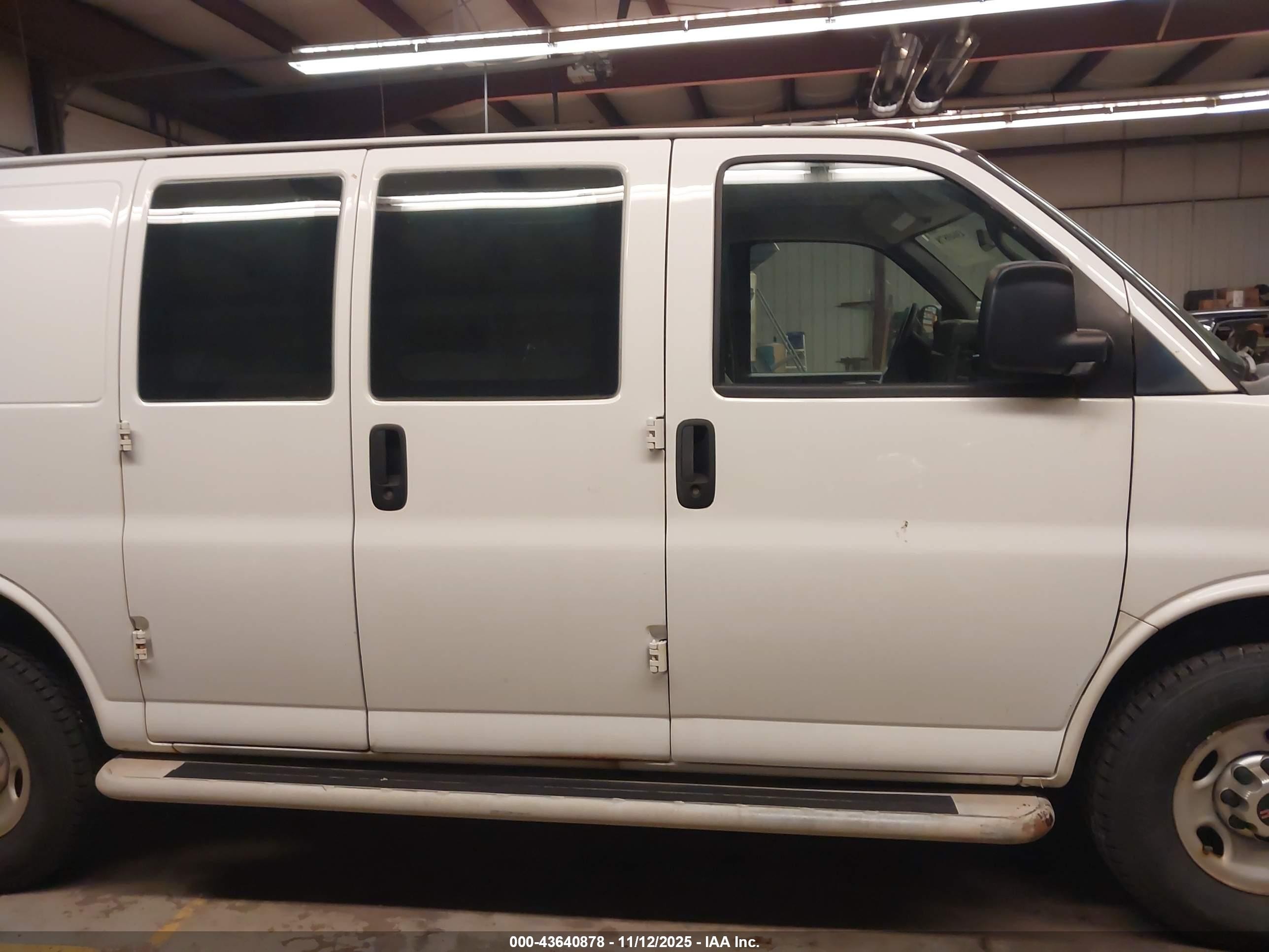 2015 Gmc Savana 2500 Work Van Белый vin: 1GTW7FCF2F1903228