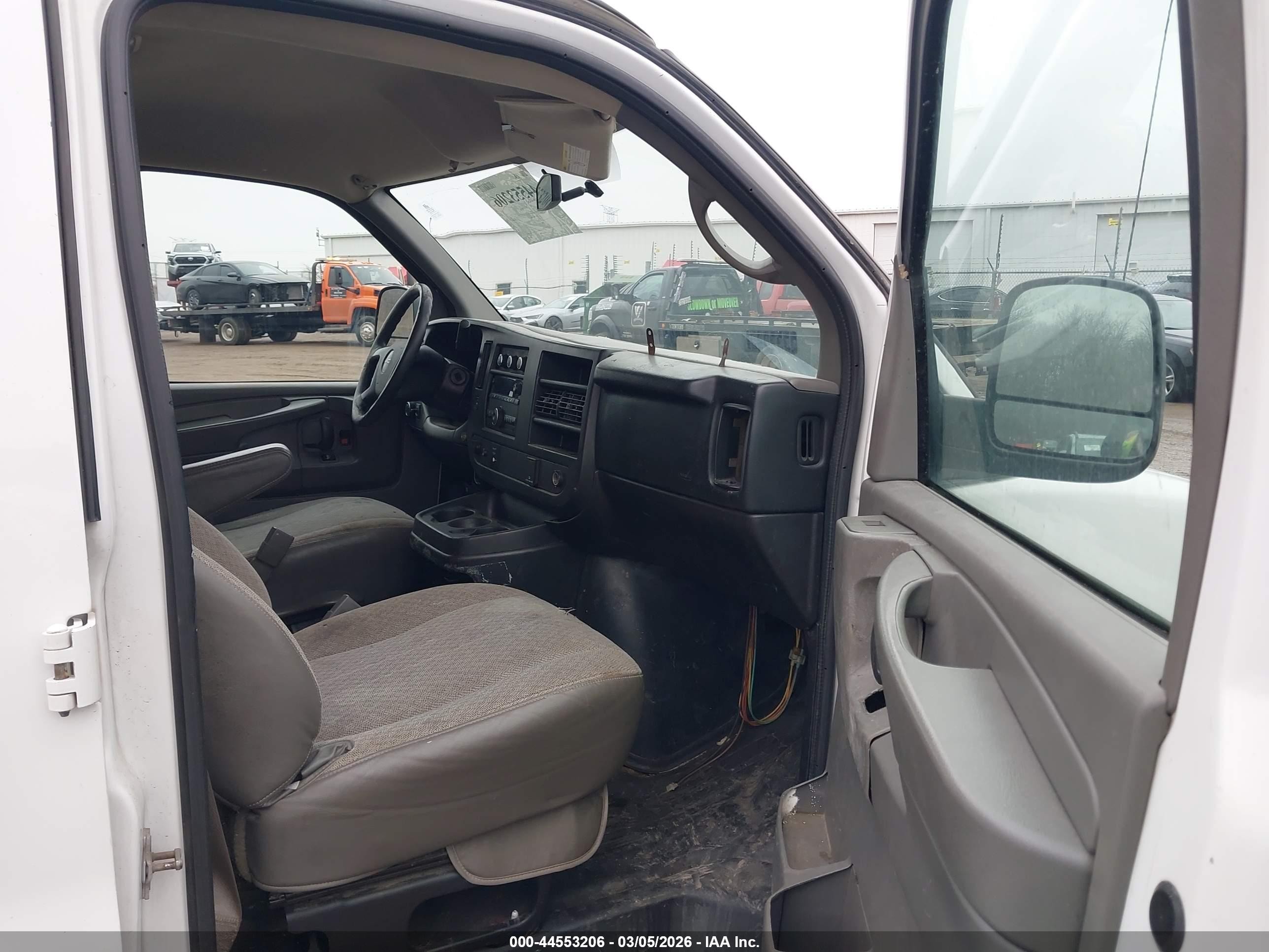 2015 Gmc Savana 2500 Work Van Белый vin: 1GTW7FCF2F1903598