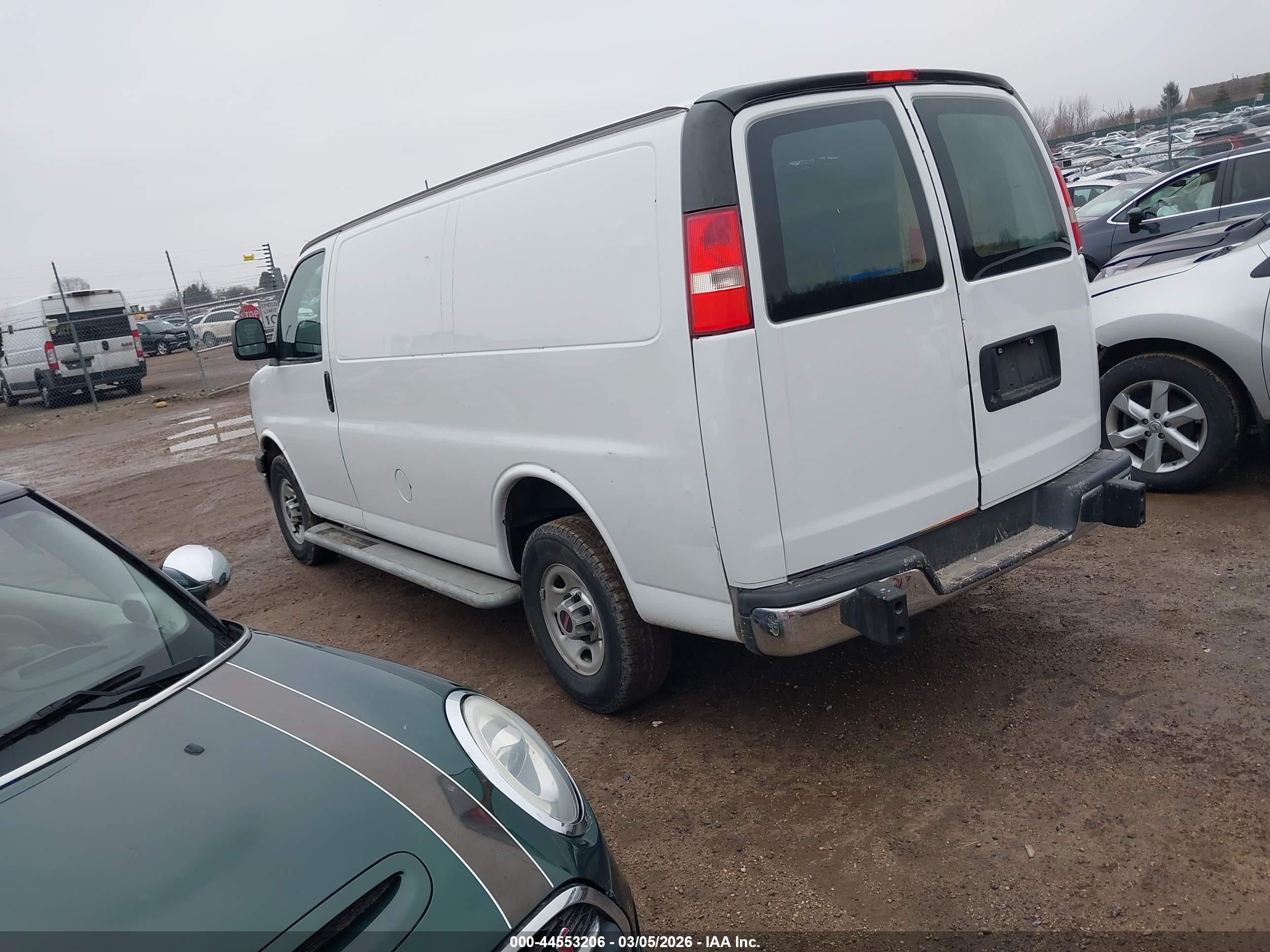 2015 Gmc Savana 2500 Work Van Белый vin: 1GTW7FCF2F1903598