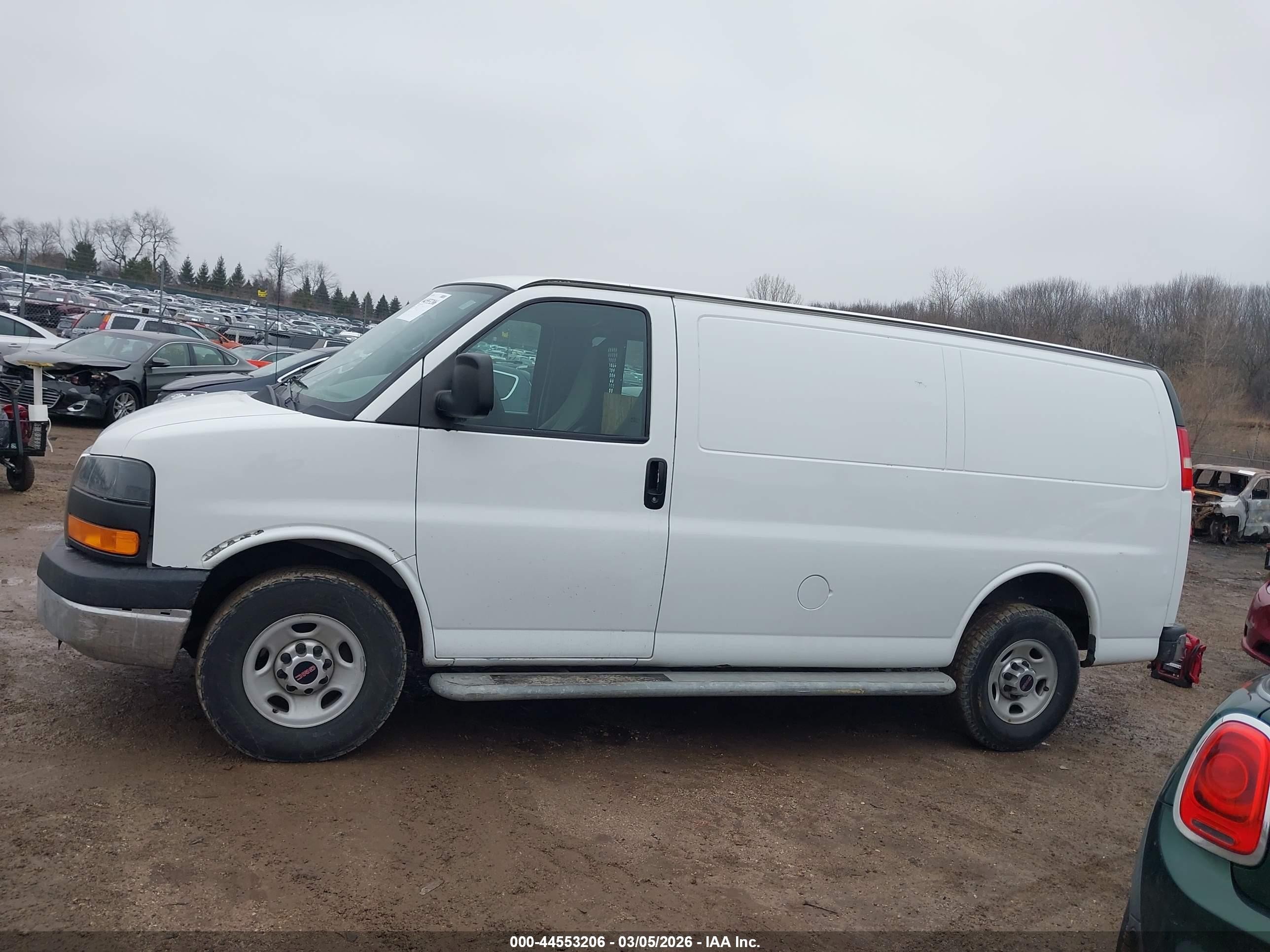 2015 Gmc Savana 2500 Work Van Белый vin: 1GTW7FCF2F1903598