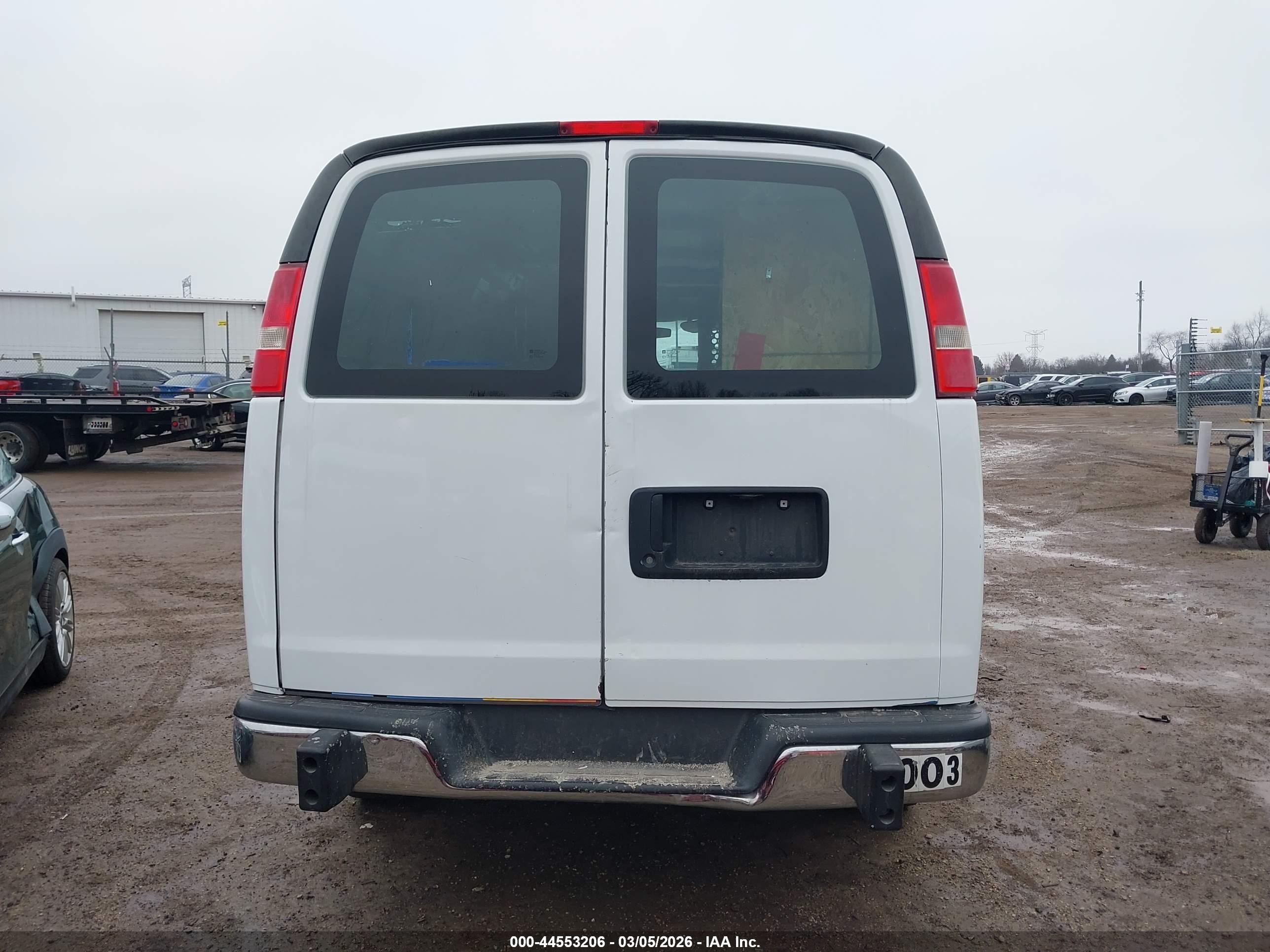 2015 Gmc Savana 2500 Work Van Белый vin: 1GTW7FCF2F1903598