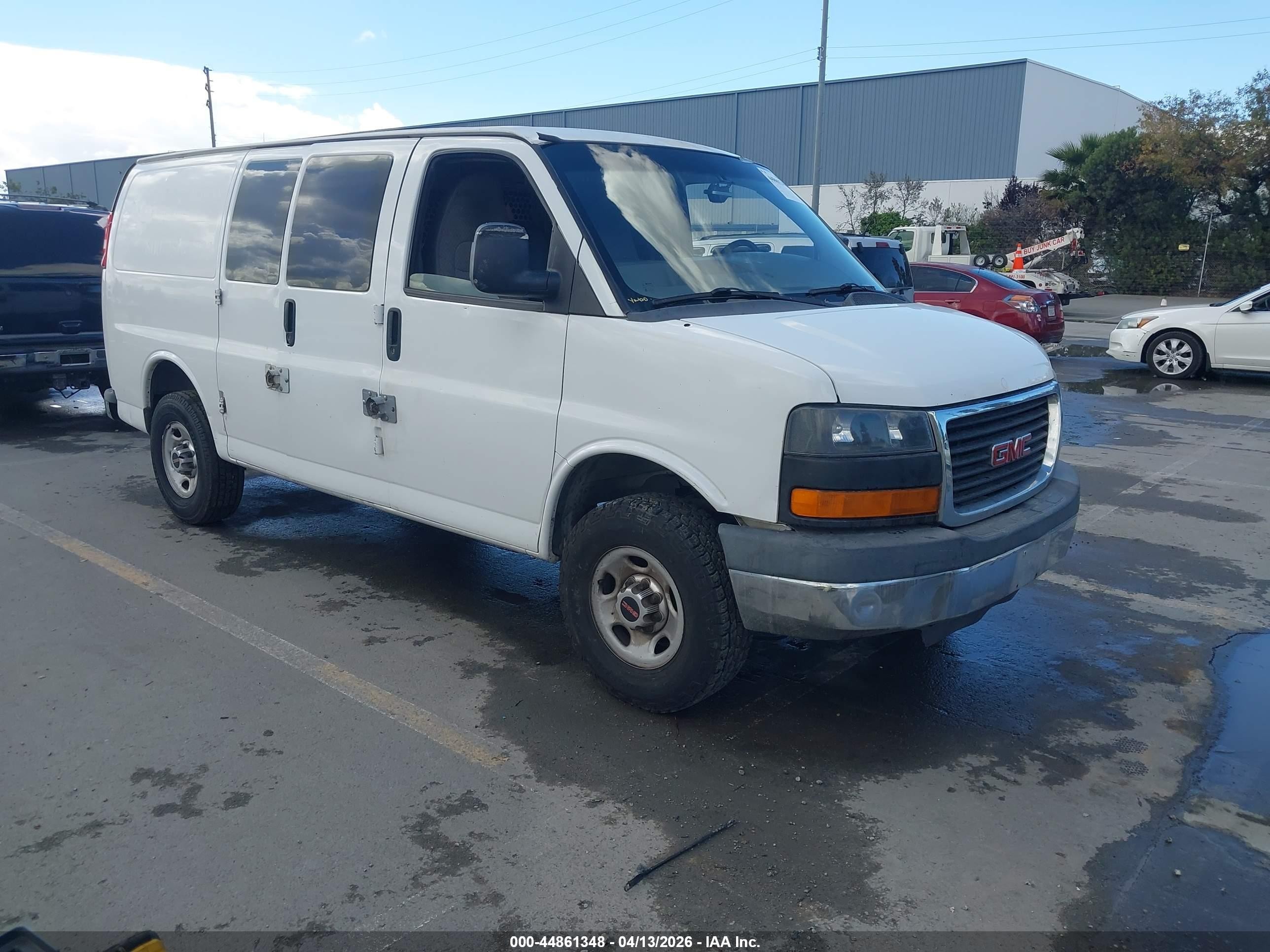 2015 Gmc Savana 2500 Work Van Белый vin: 1GTW7FCF3F1901388