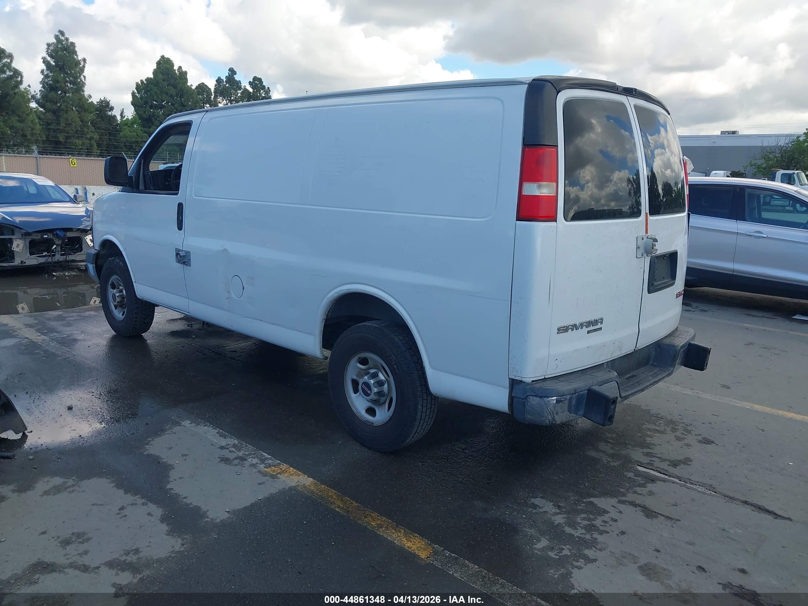 2015 Gmc Savana 2500 Work Van Белый vin: 1GTW7FCF3F1901388