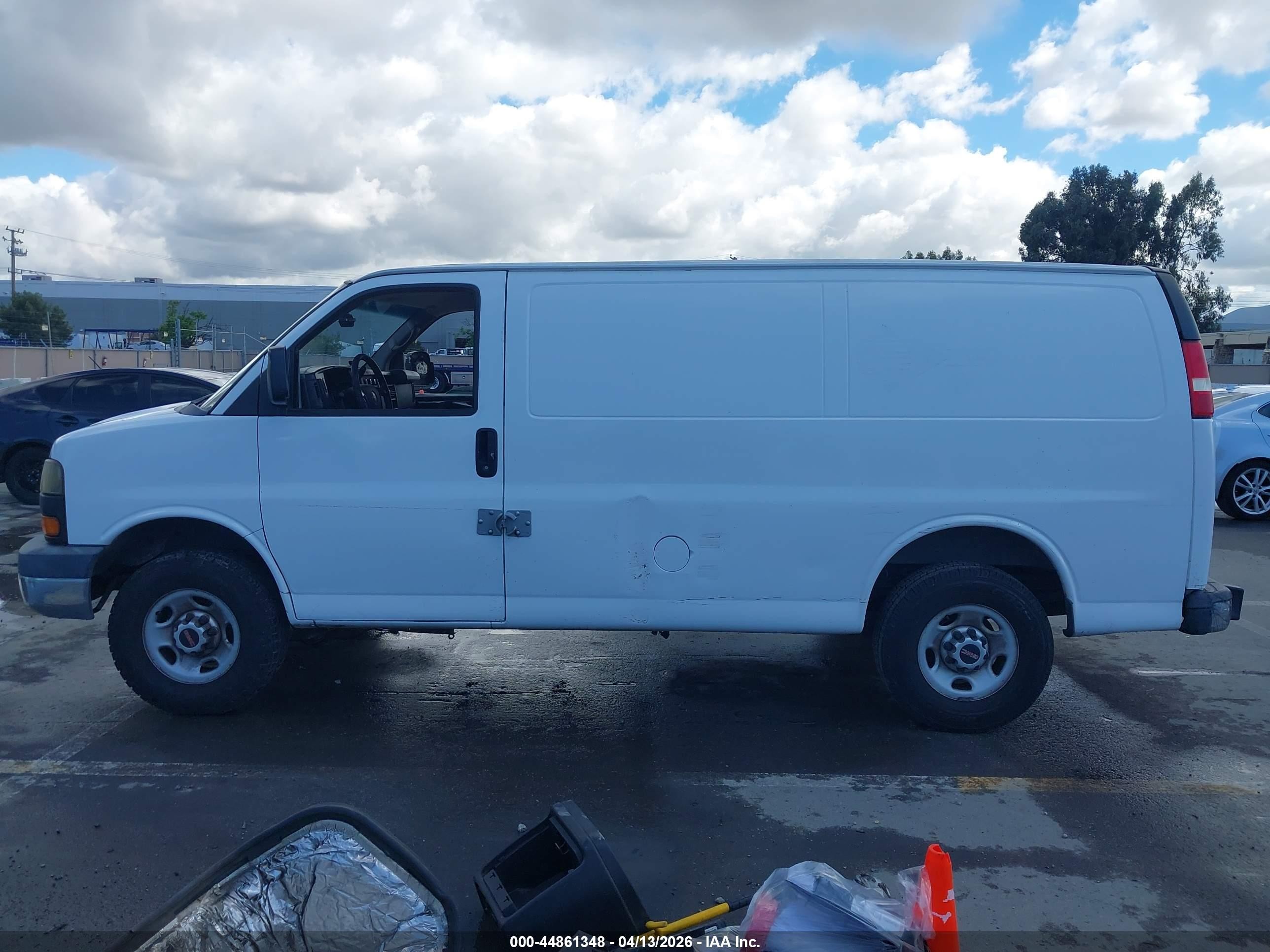 2015 Gmc Savana 2500 Work Van Белый vin: 1GTW7FCF3F1901388