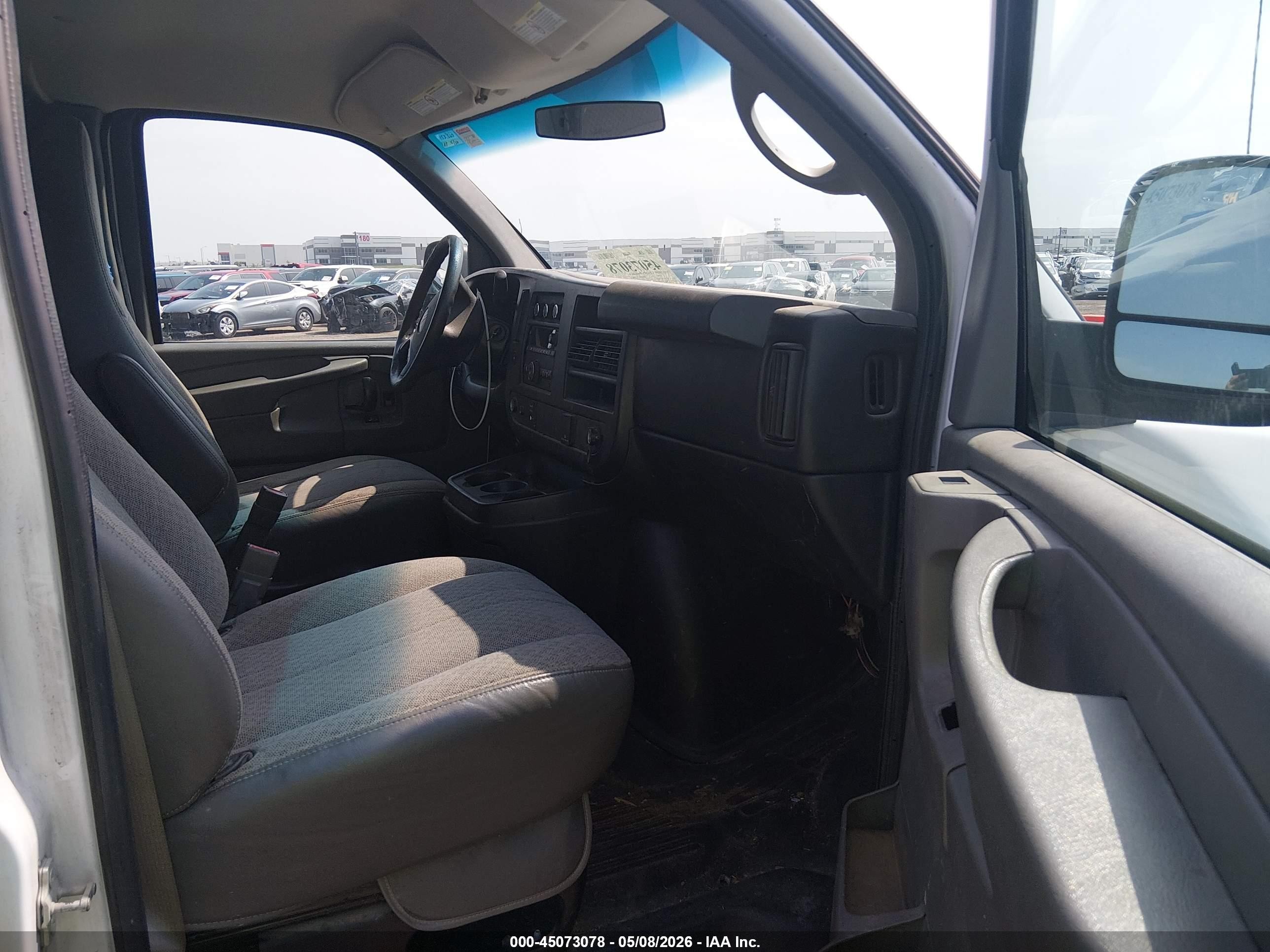 2015 Gmc Savana 2500 Work Van Белый vin: 1GTW7FCF3F1902055