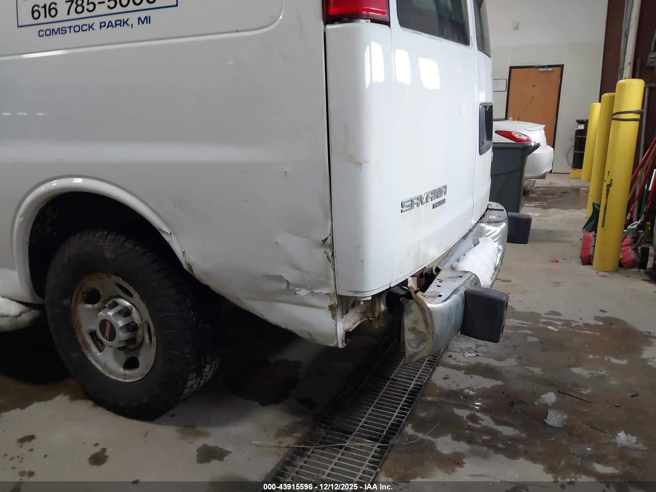 2015 Gmc Savana 2500 Work Van Белый vin: 1GTW7FCF5F1904423