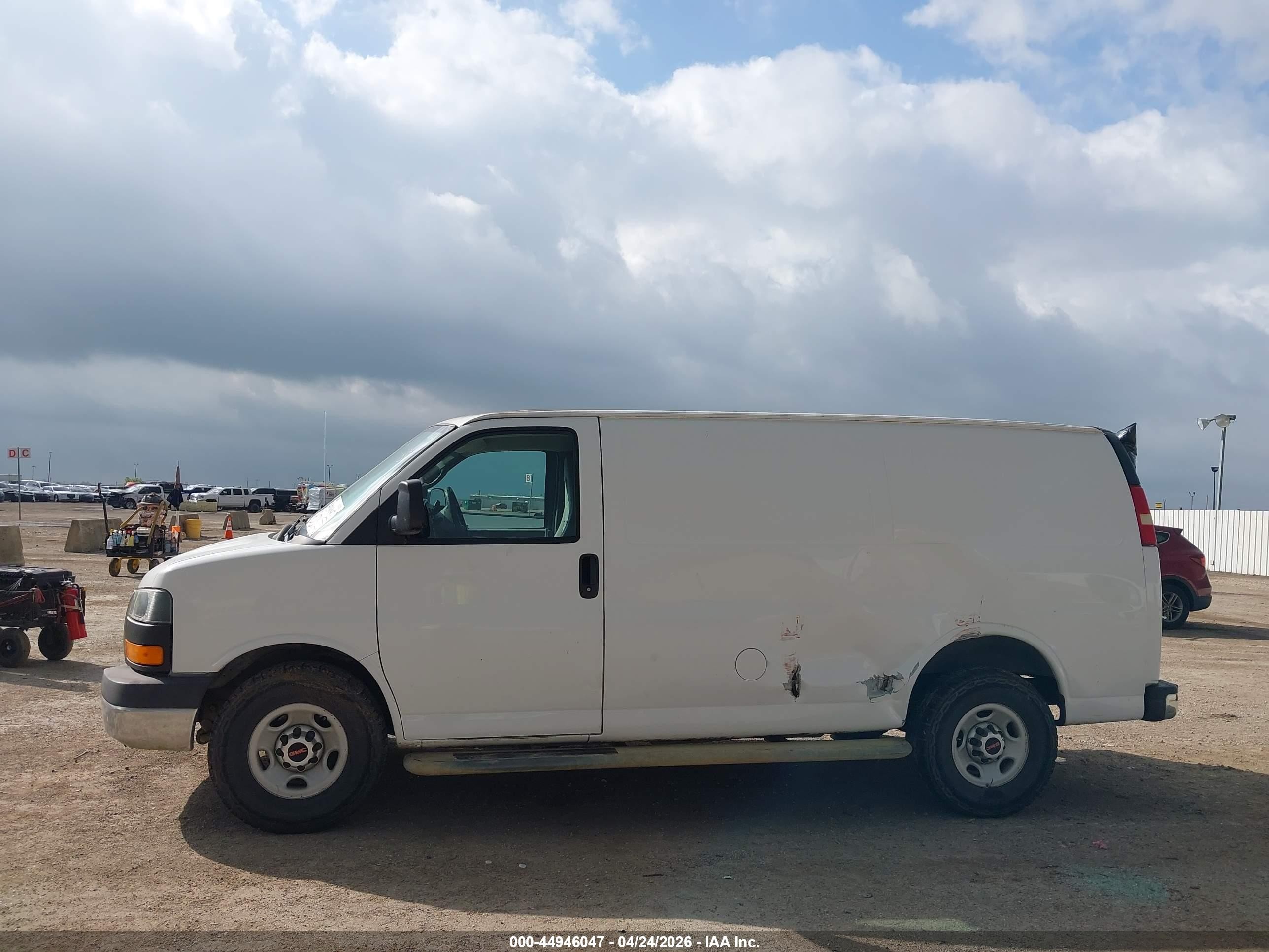 2015 Gmc Savana 2500 Work Van Белый vin: 1GTW7FCF5F1904888