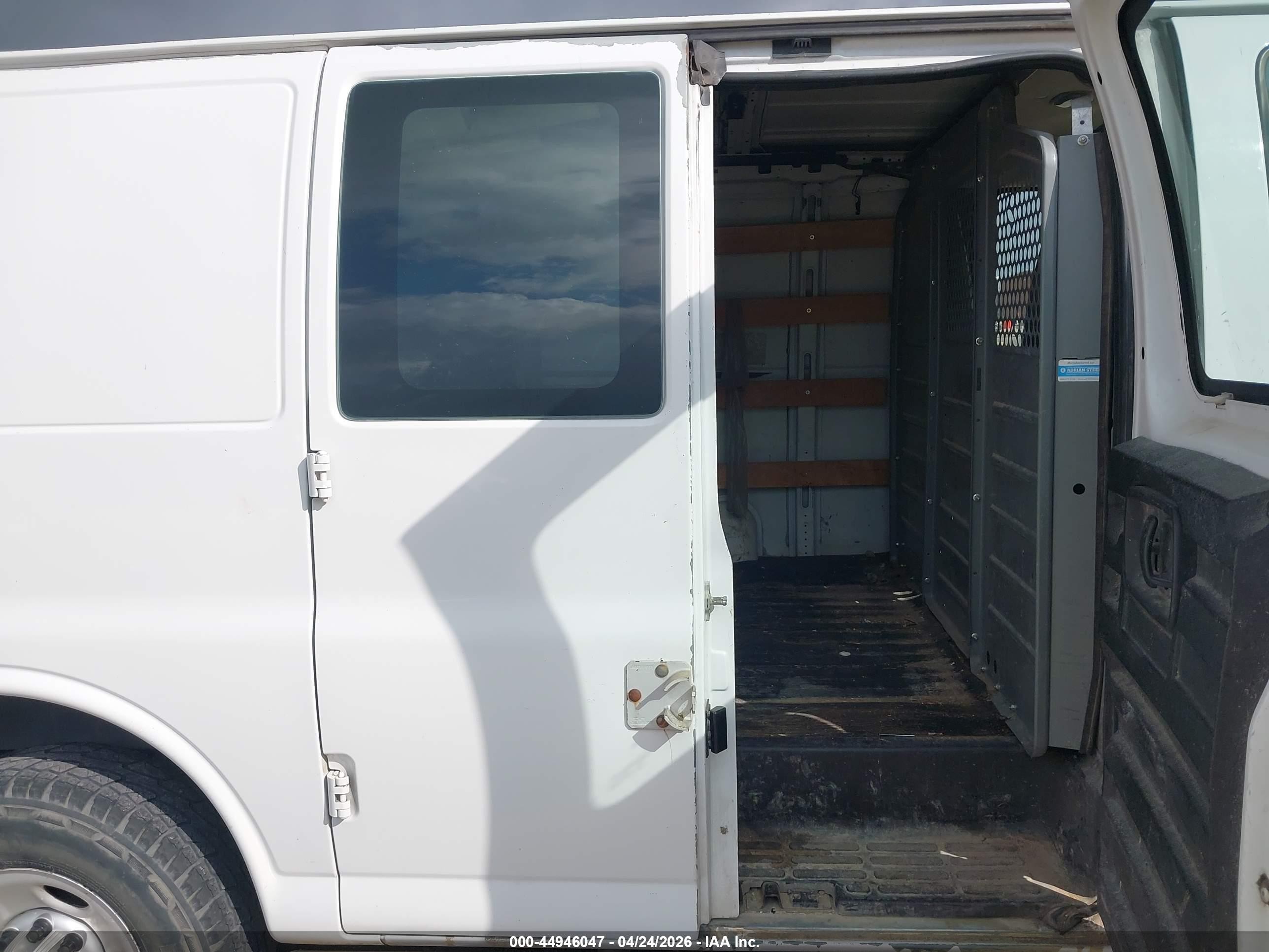 2015 Gmc Savana 2500 Work Van Белый vin: 1GTW7FCF5F1904888