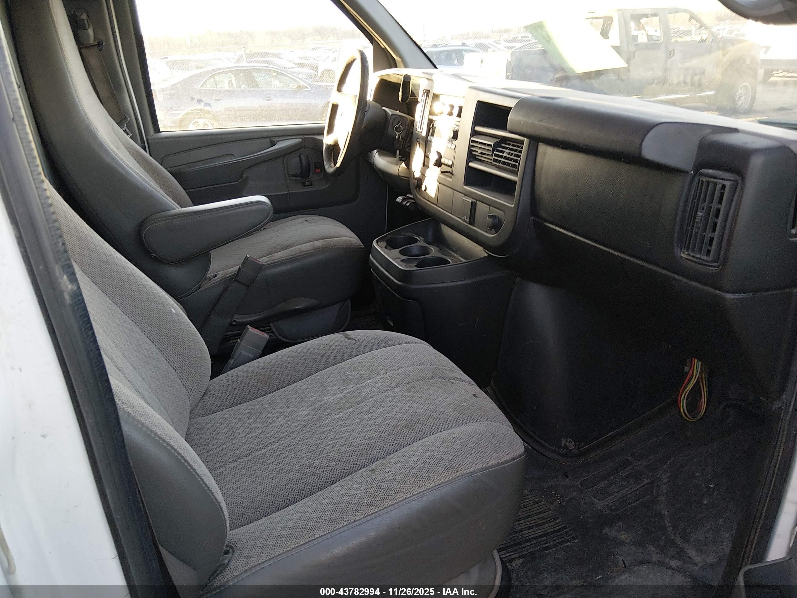 2015 Gmc Savana 2500 Work Van Белый vin: 1GTW7FCF5F1907001