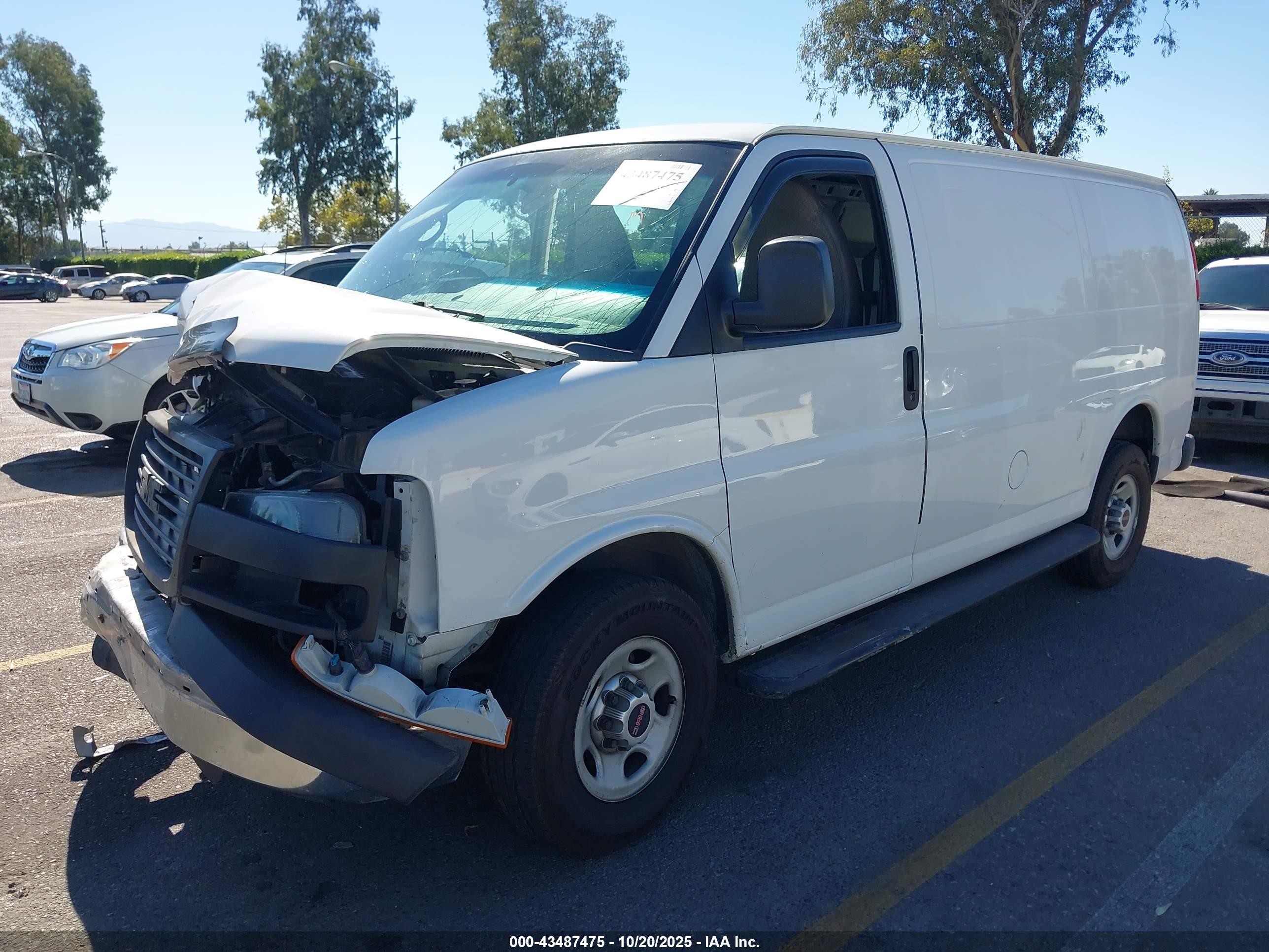 2015 Gmc Savana 2500 Work Van Белый vin: 1GTW7FCF7F1908294