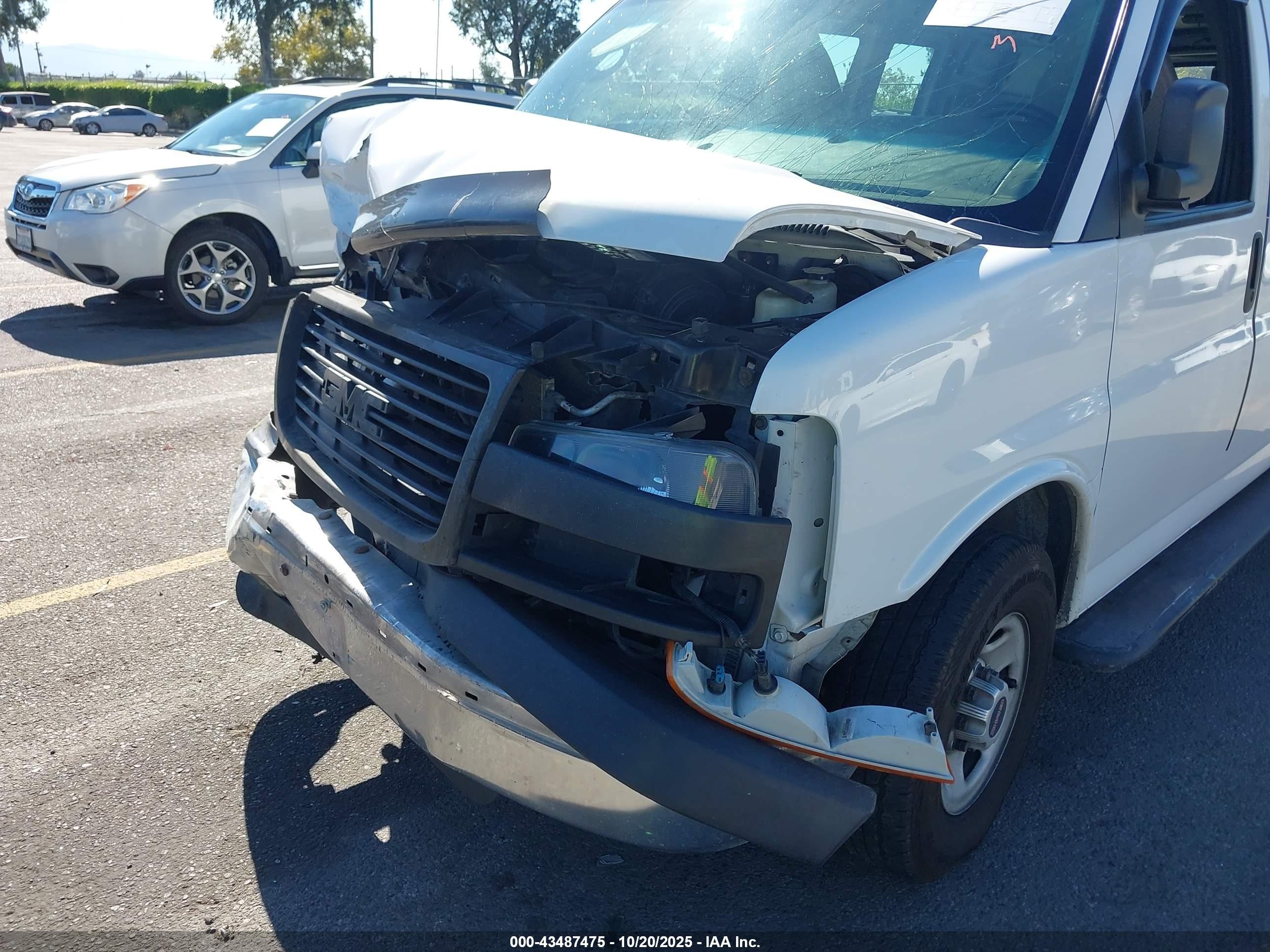 2015 Gmc Savana 2500 Work Van Белый vin: 1GTW7FCF7F1908294