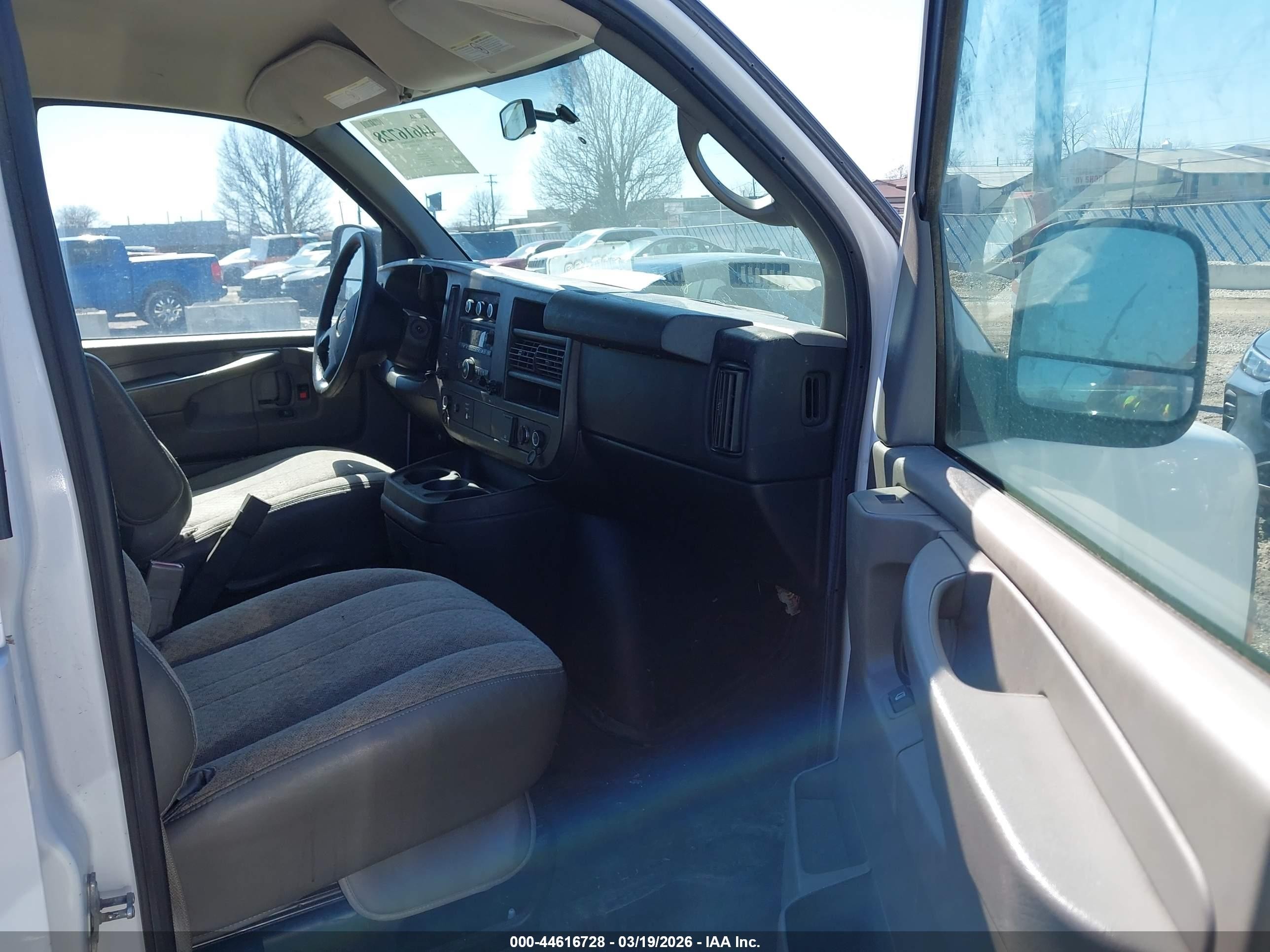 2015 Gmc Savana 2500 Work Van White vin: 1GTW7FCF8F1247178