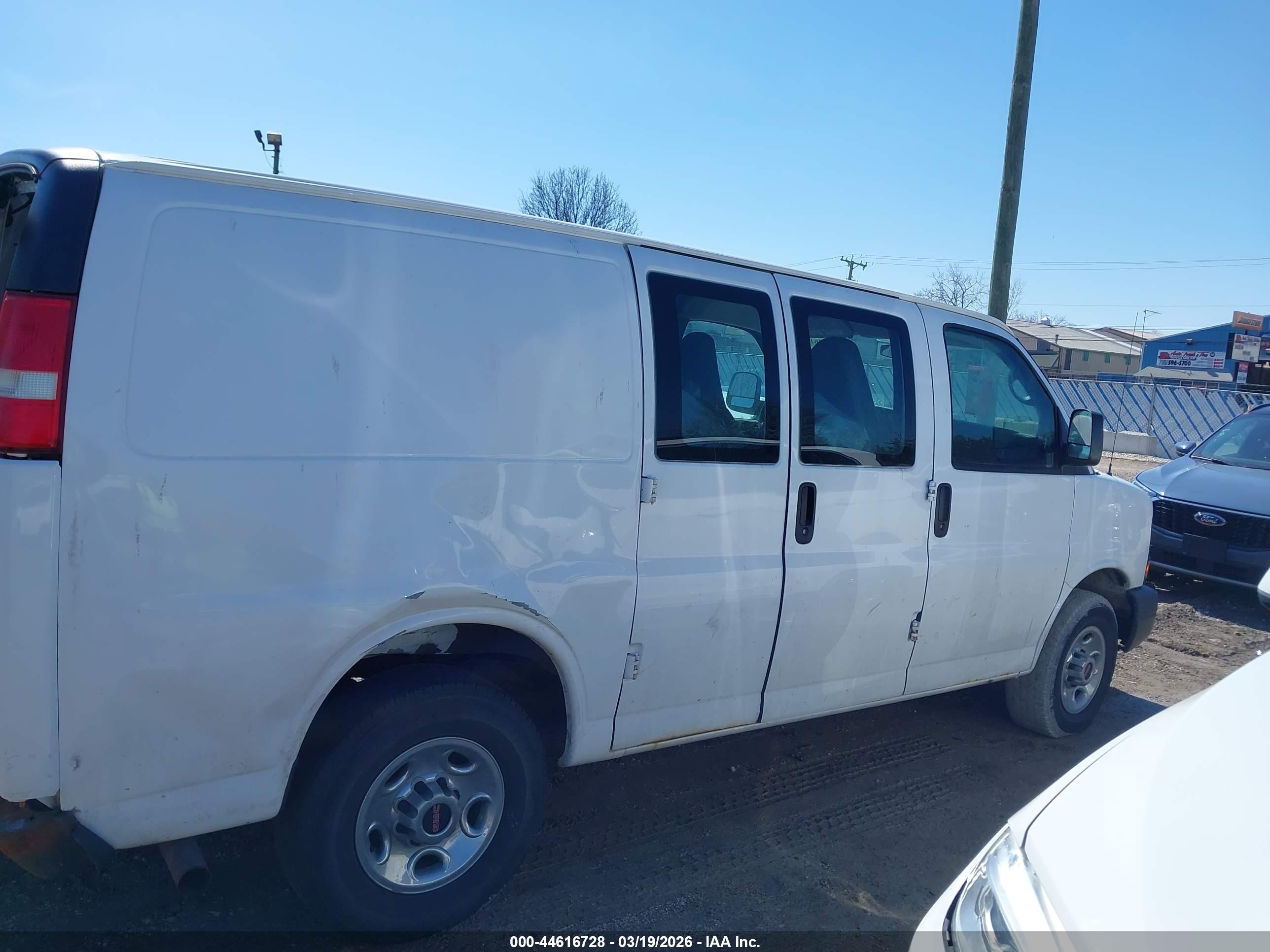 2015 Gmc Savana 2500 Work Van White vin: 1GTW7FCF8F1247178