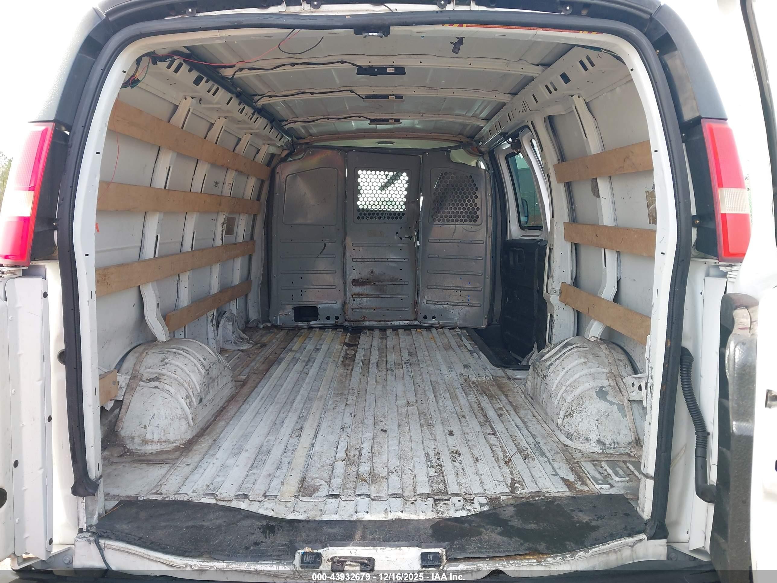 2015 Gmc Savana 2500 Work Van White vin: 1GTW7FCF8F1901757
