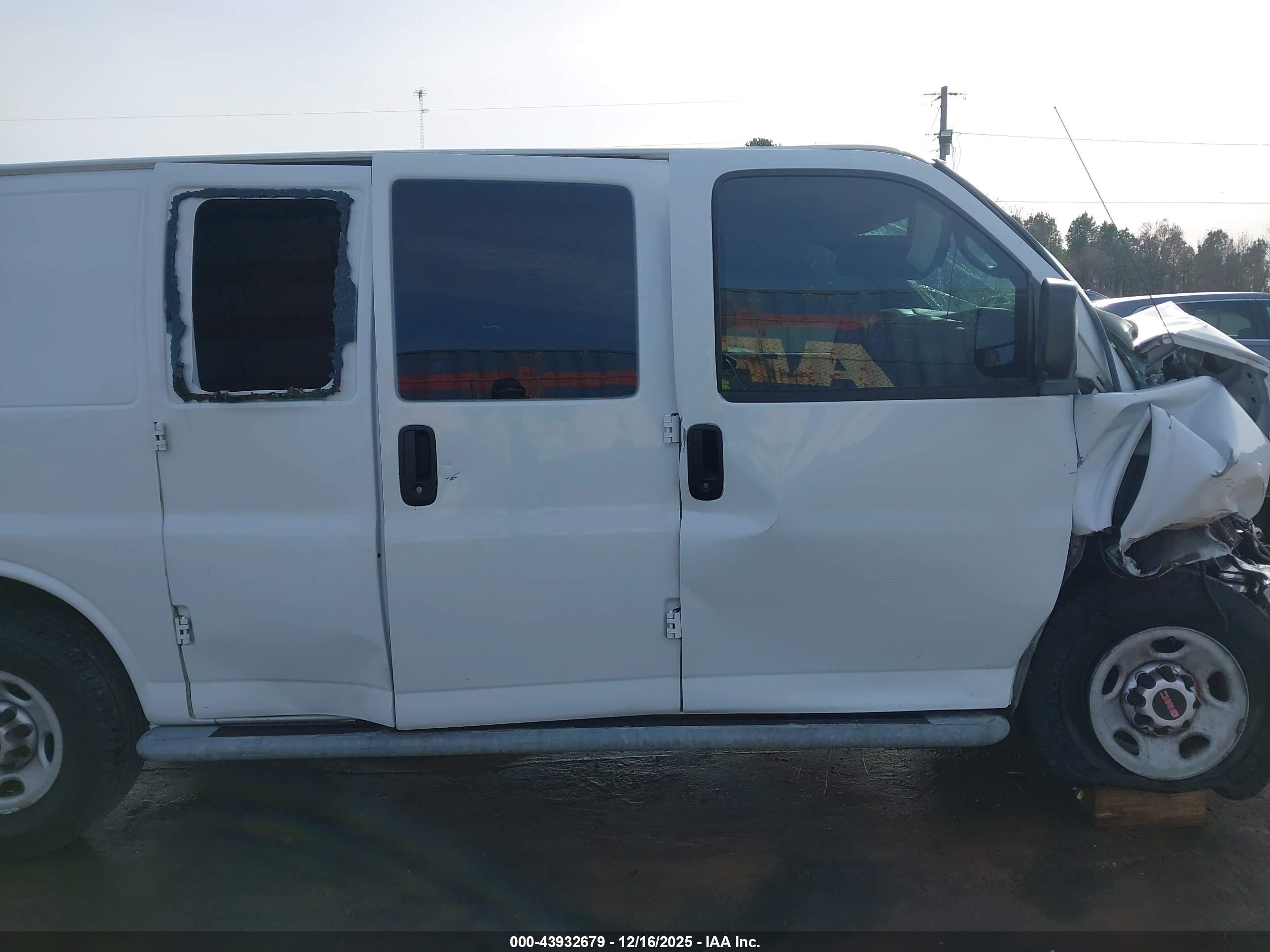 2015 Gmc Savana 2500 Work Van White vin: 1GTW7FCF8F1901757
